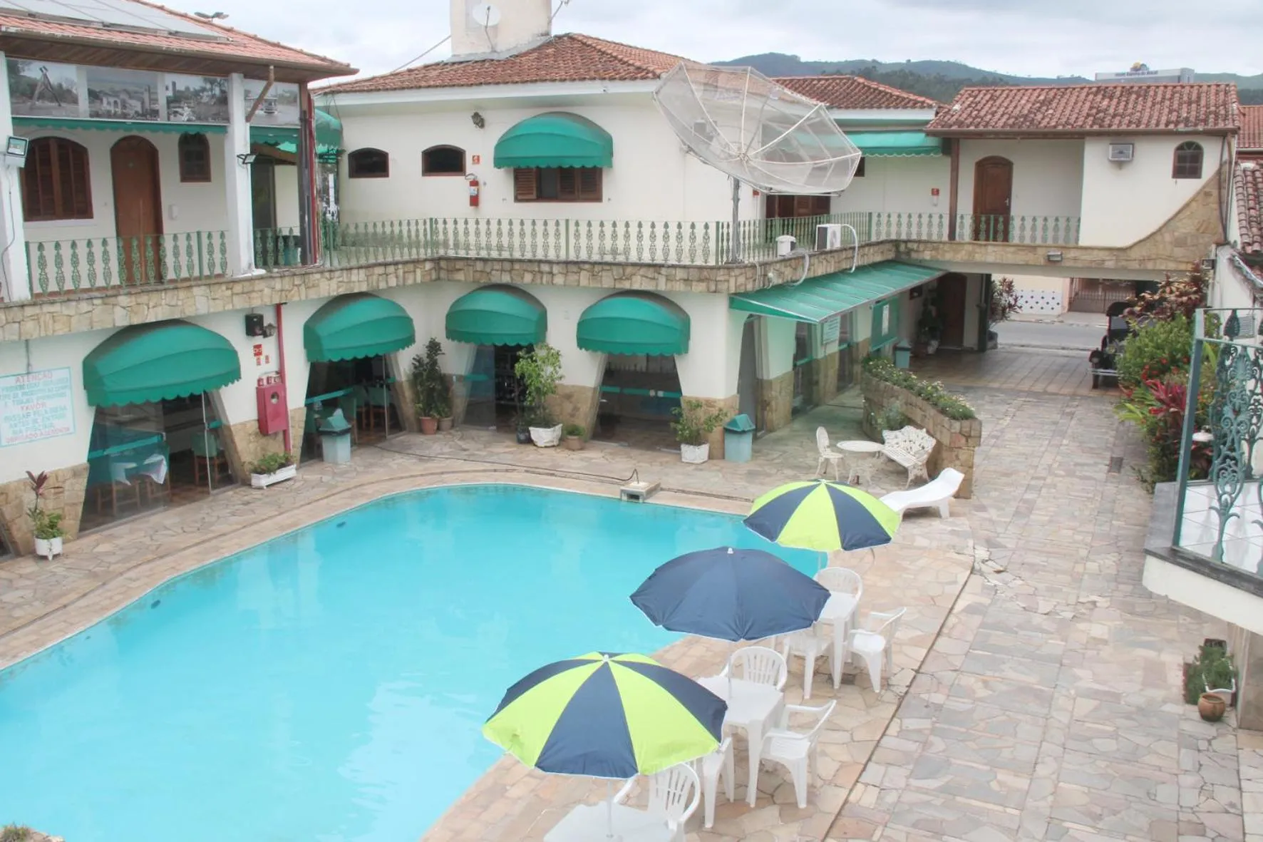 Pool view in Hotel Chalé São Jorge