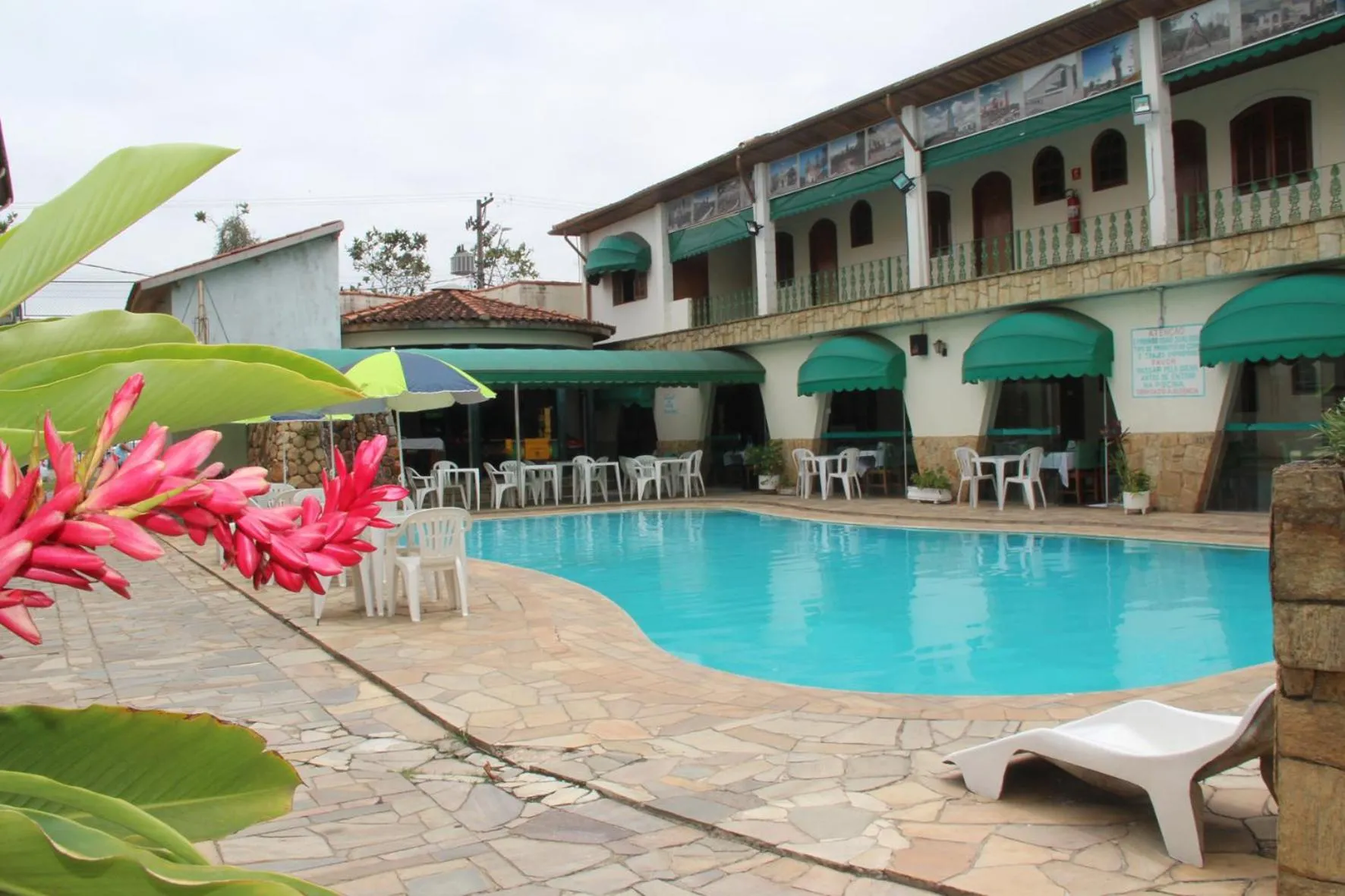 Pool view in Hotel Chalé São Jorge