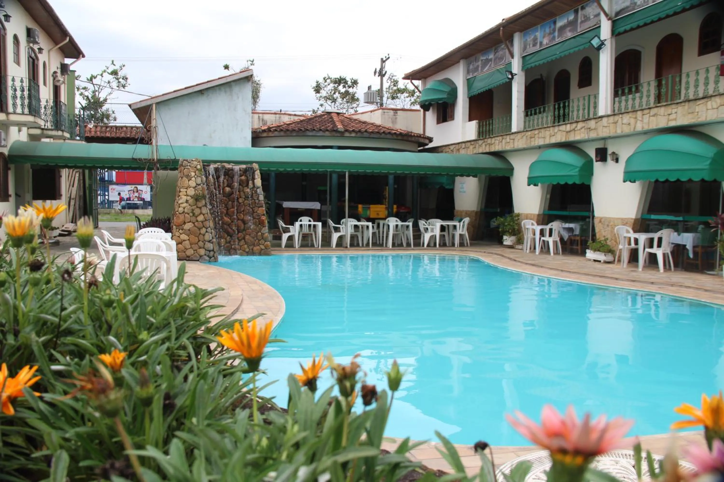 Pool view in Hotel Chalé São Jorge