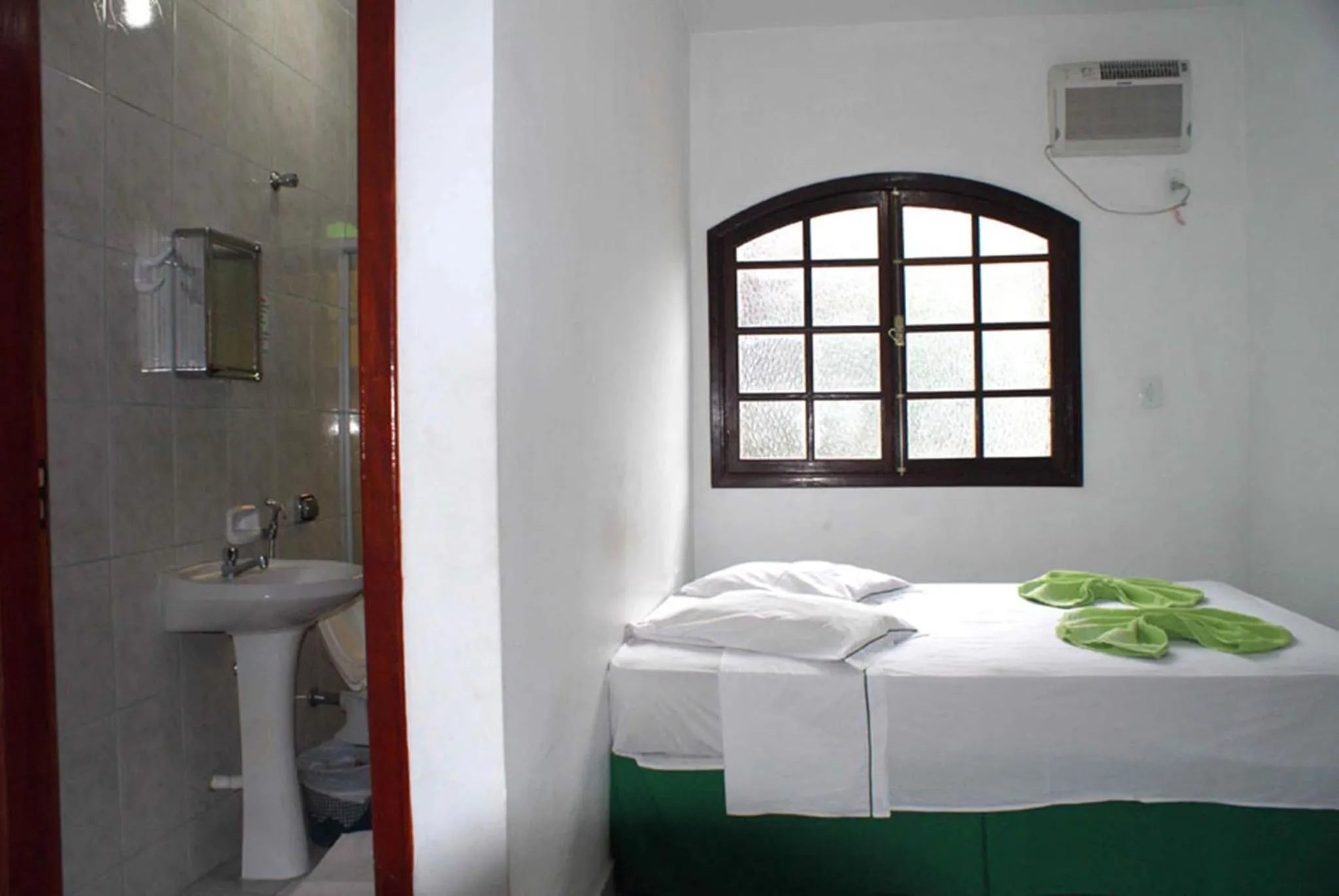 Bedroom, Bed in Hotel Chalé São Jorge