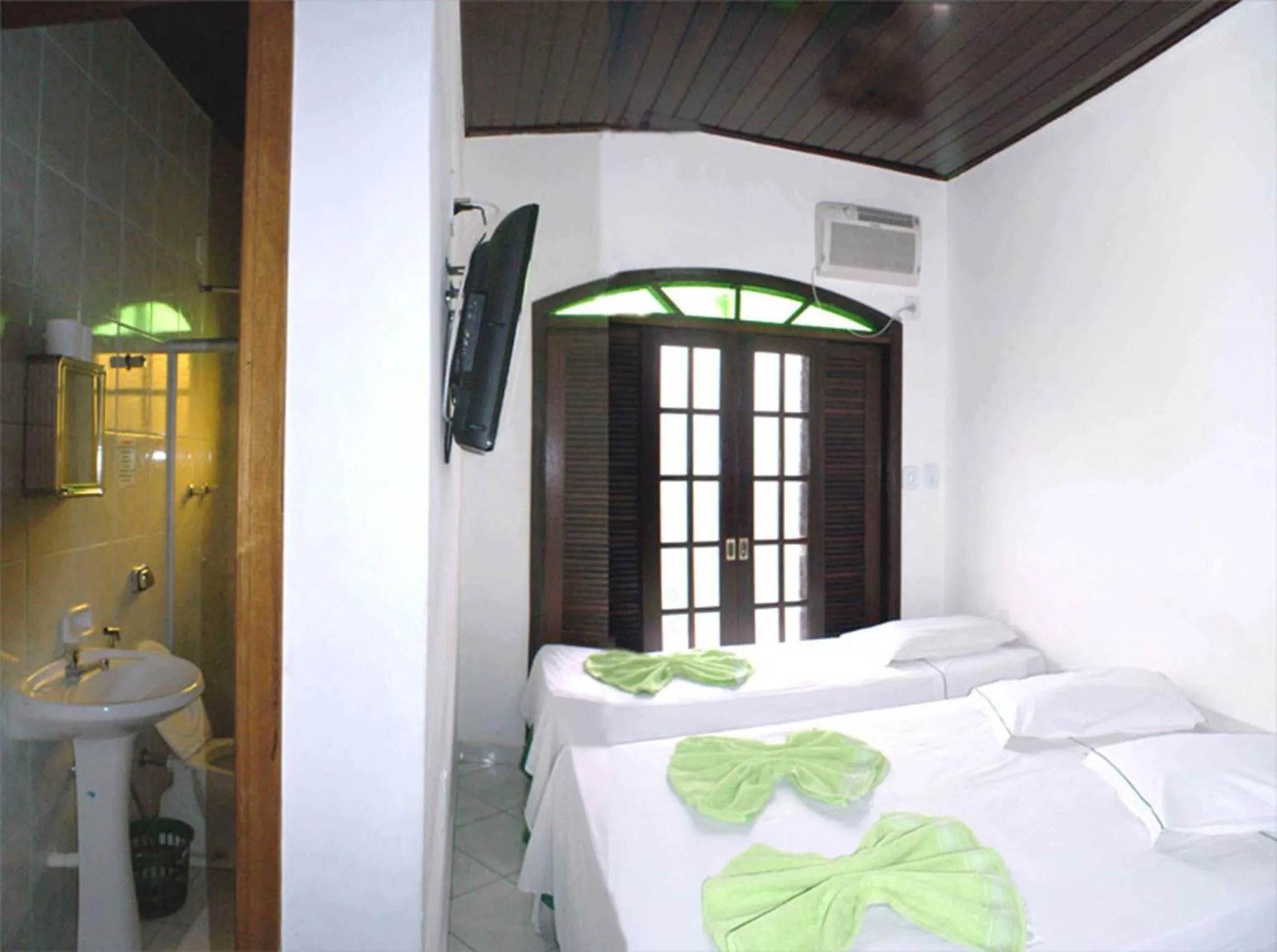 Bedroom, Bed in Hotel Chalé São Jorge