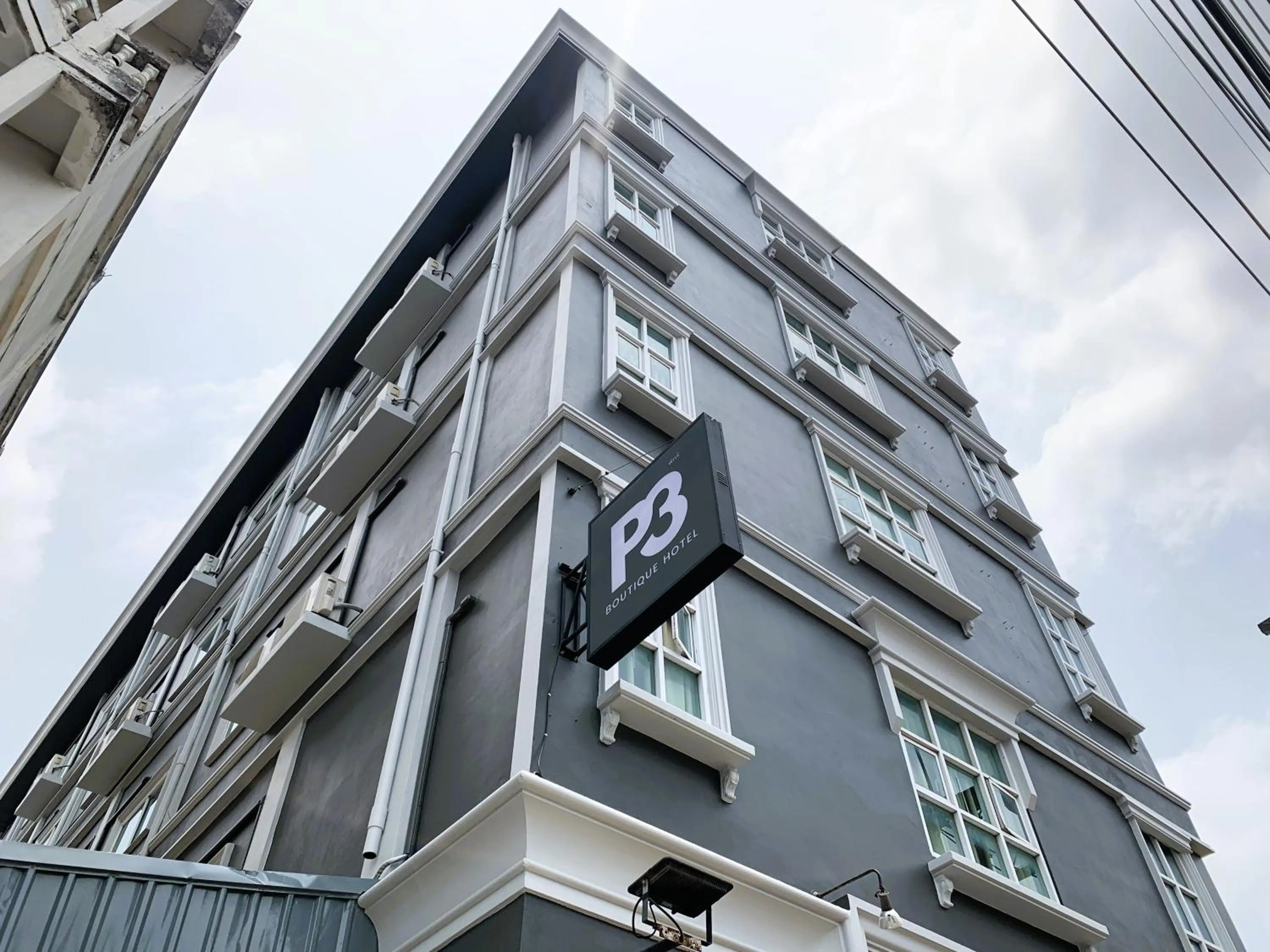 Property building in Submukda Phoomplace Hotel