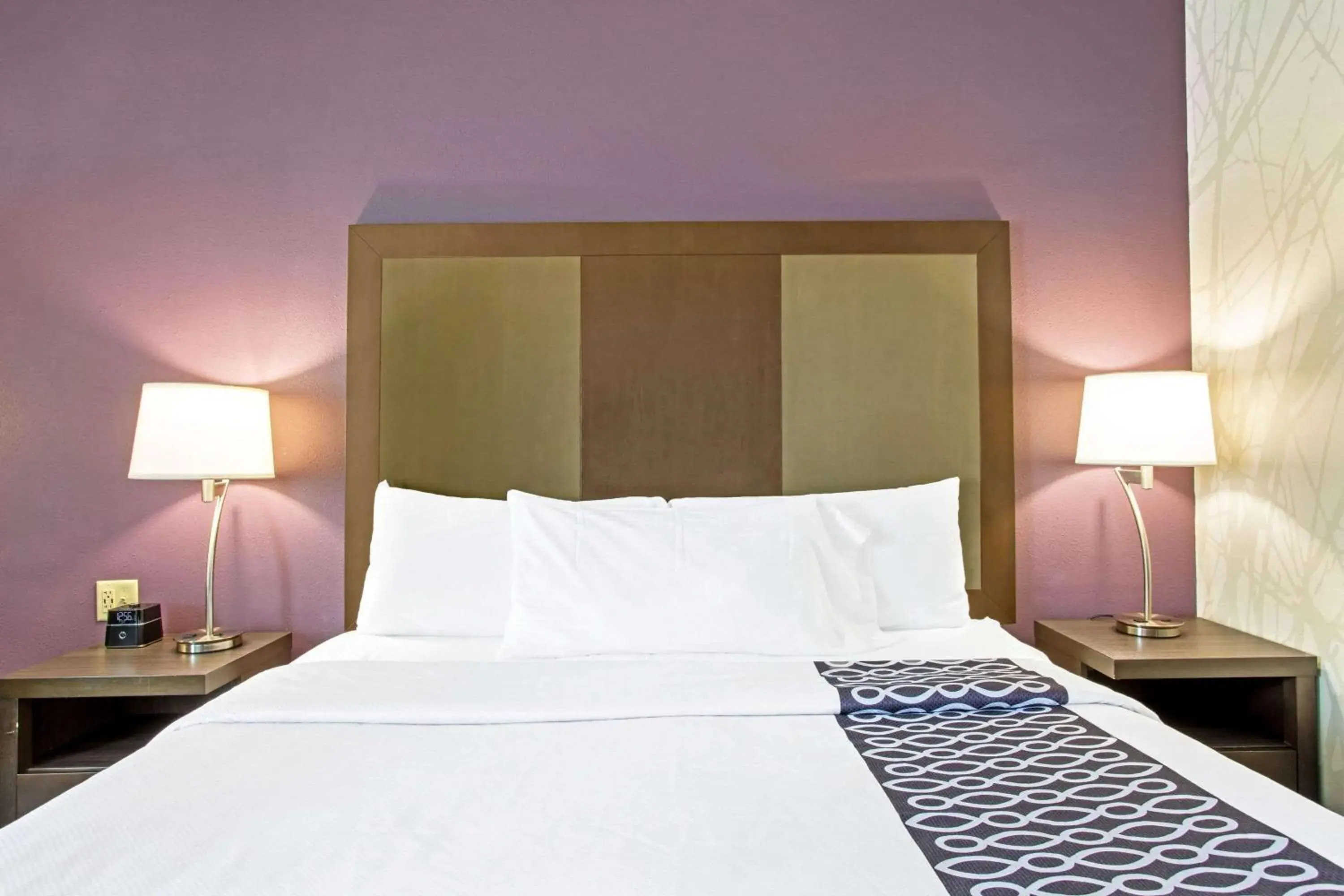 Deluxe One-Bedroom King Suite - Non-Smoking in La Quinta by Wyndham York Deluxe One-Bedroom King Suite - Non-Smoking in La Quinta by Wyndham York