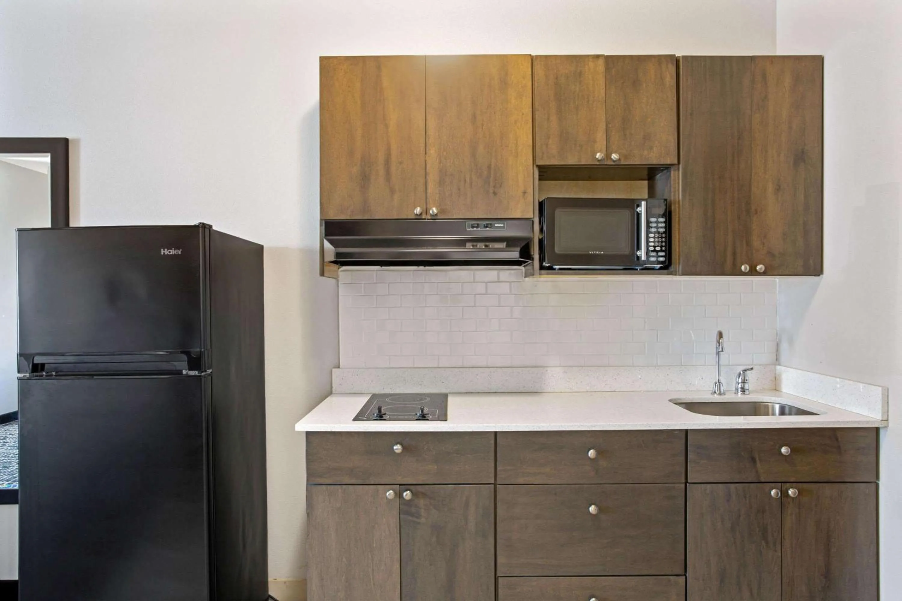 Photo of the whole room in La Quinta by Wyndham York