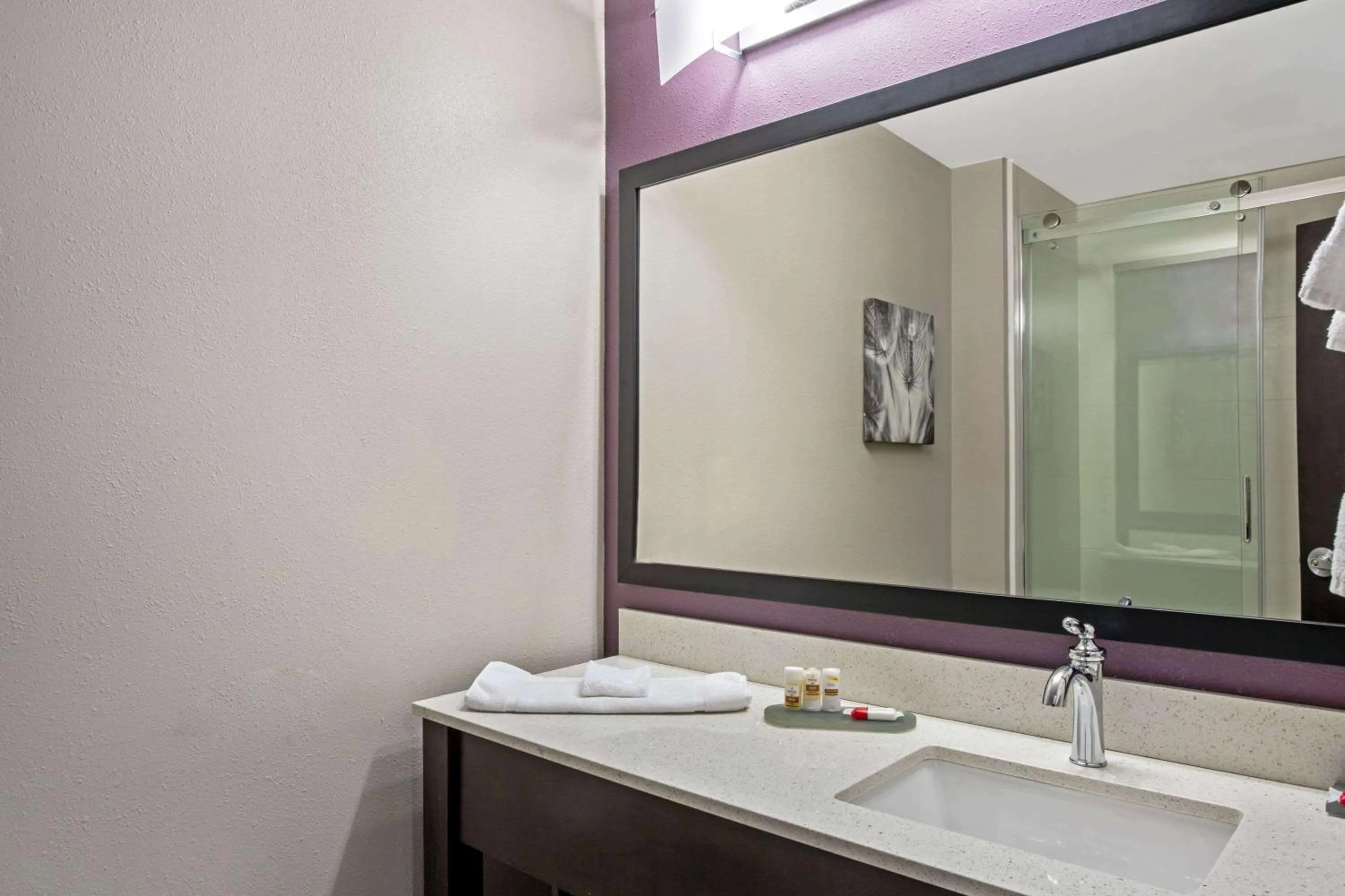 Bathroom in La Quinta by Wyndham York