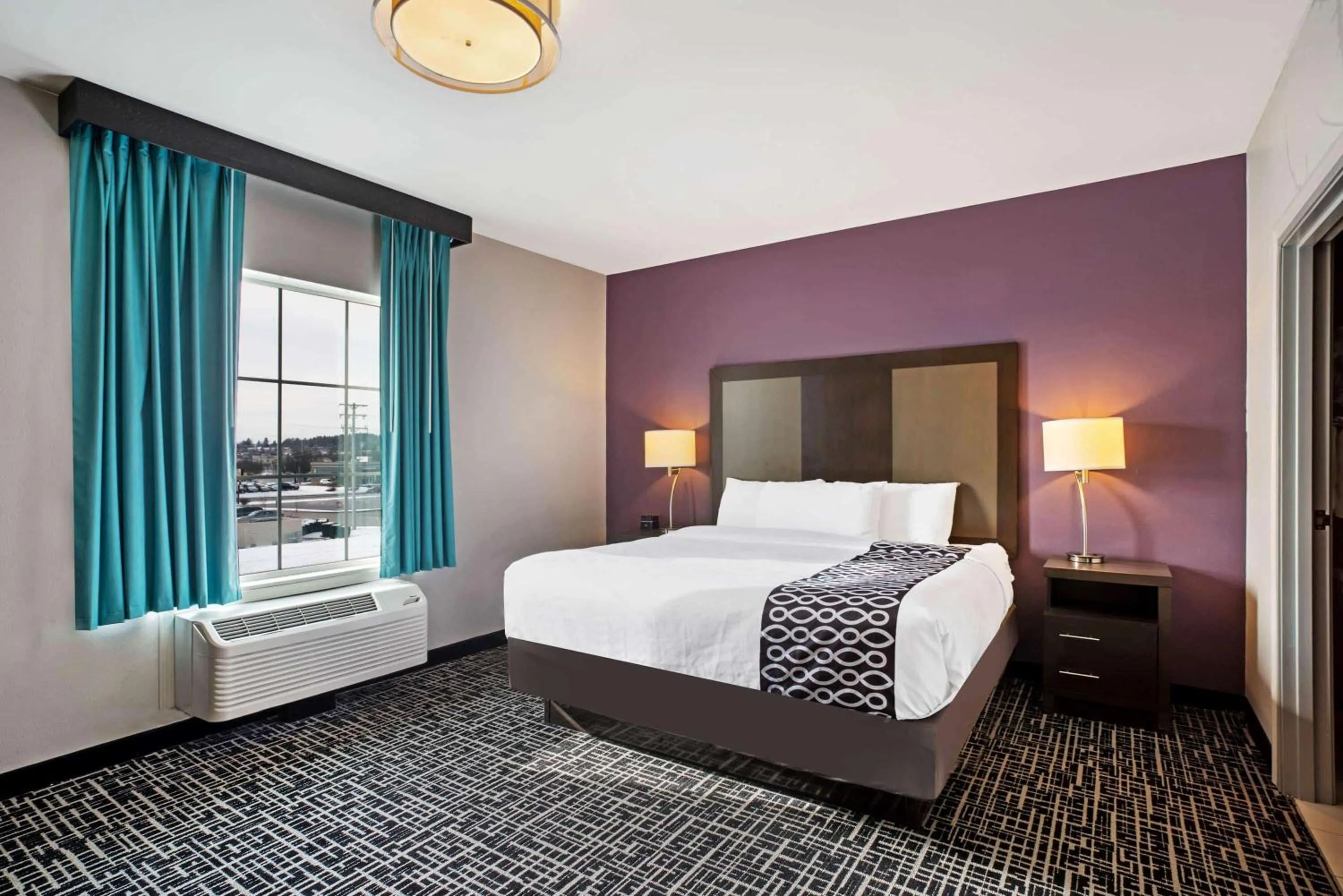 Photo of the whole room, Bed in La Quinta by Wyndham York