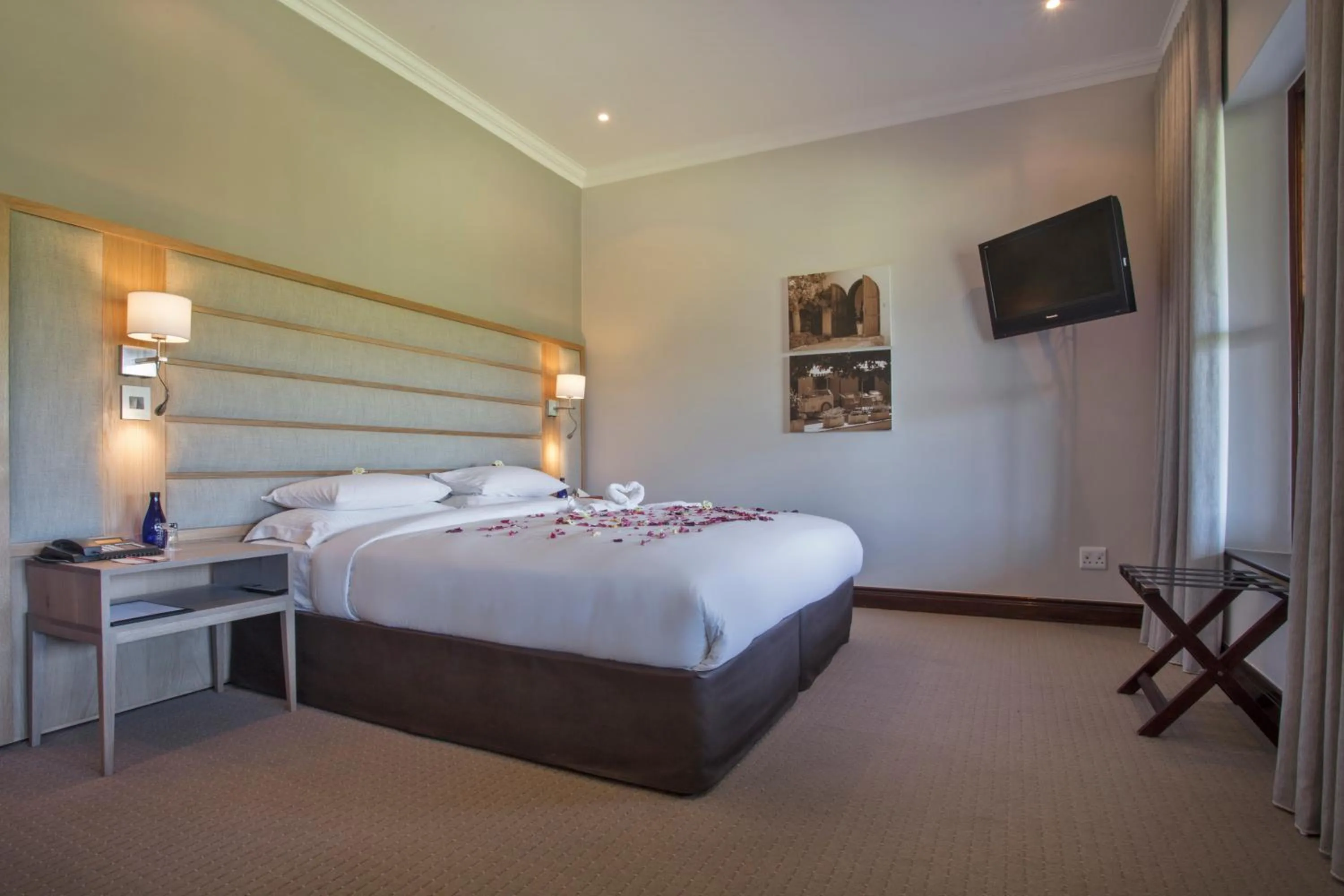 Bed in ASARA Wine Estate & Hotel