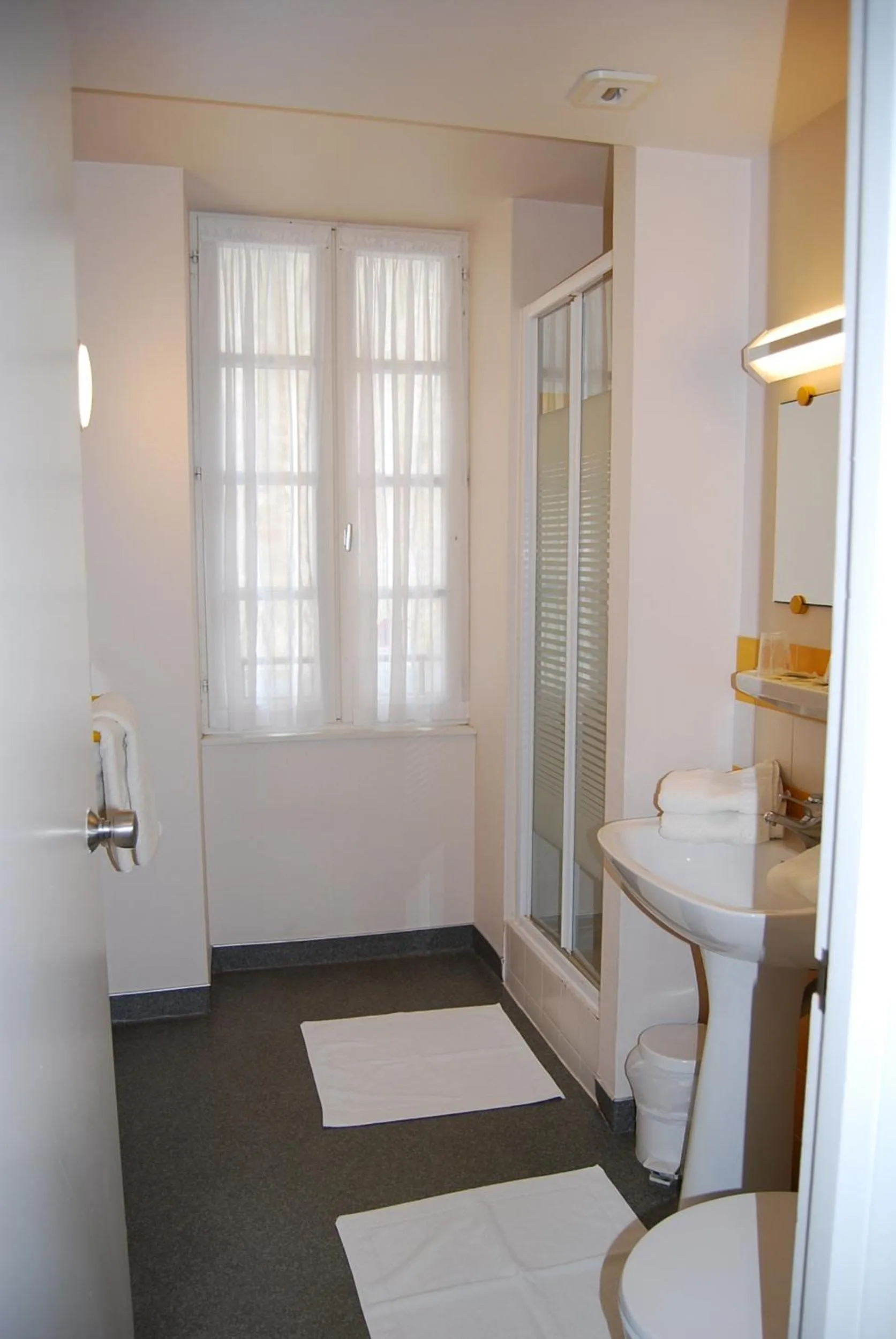 Bathroom in Le Terminus des Pèlerins