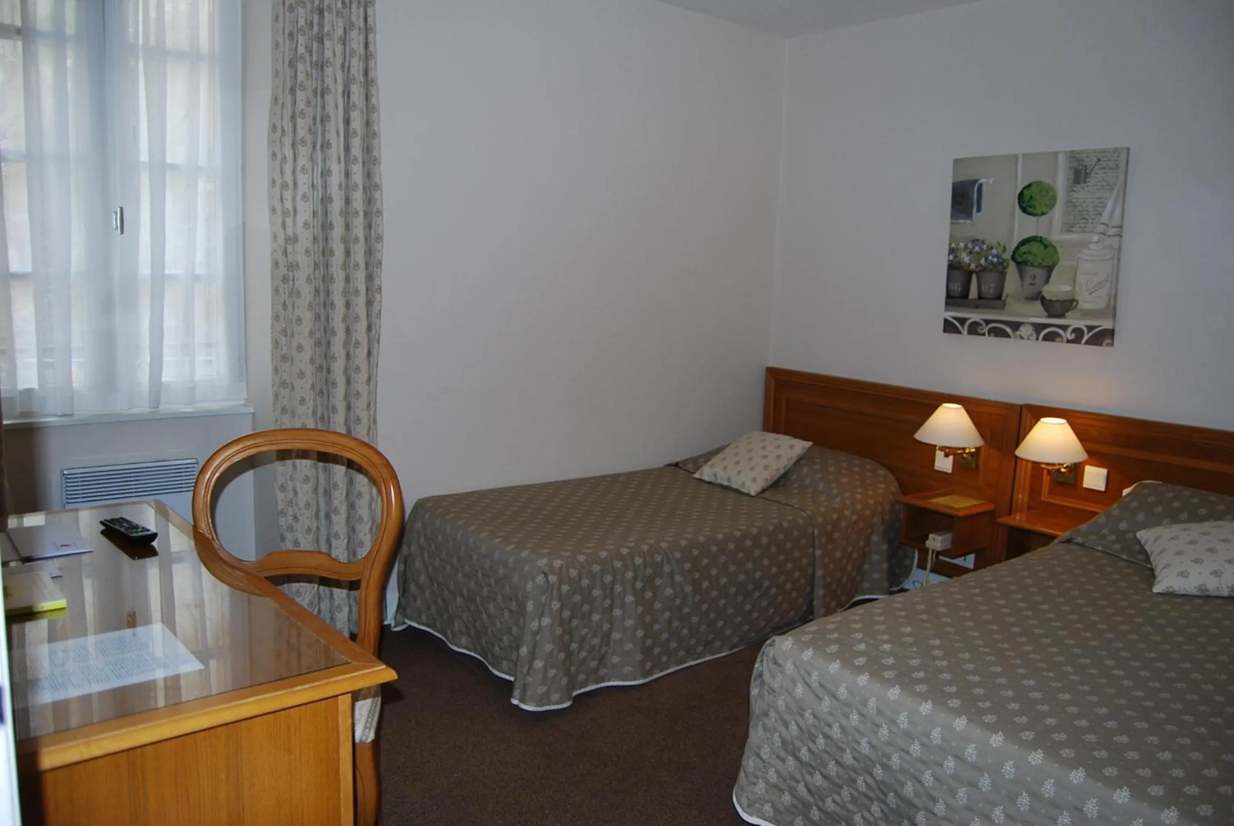 Photo of the whole room in Le Terminus des Pèlerins