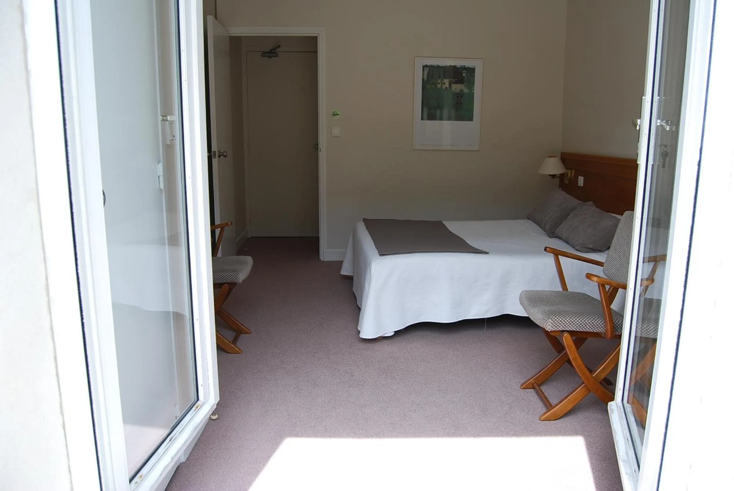 Photo of the whole room in Le Terminus des Pèlerins