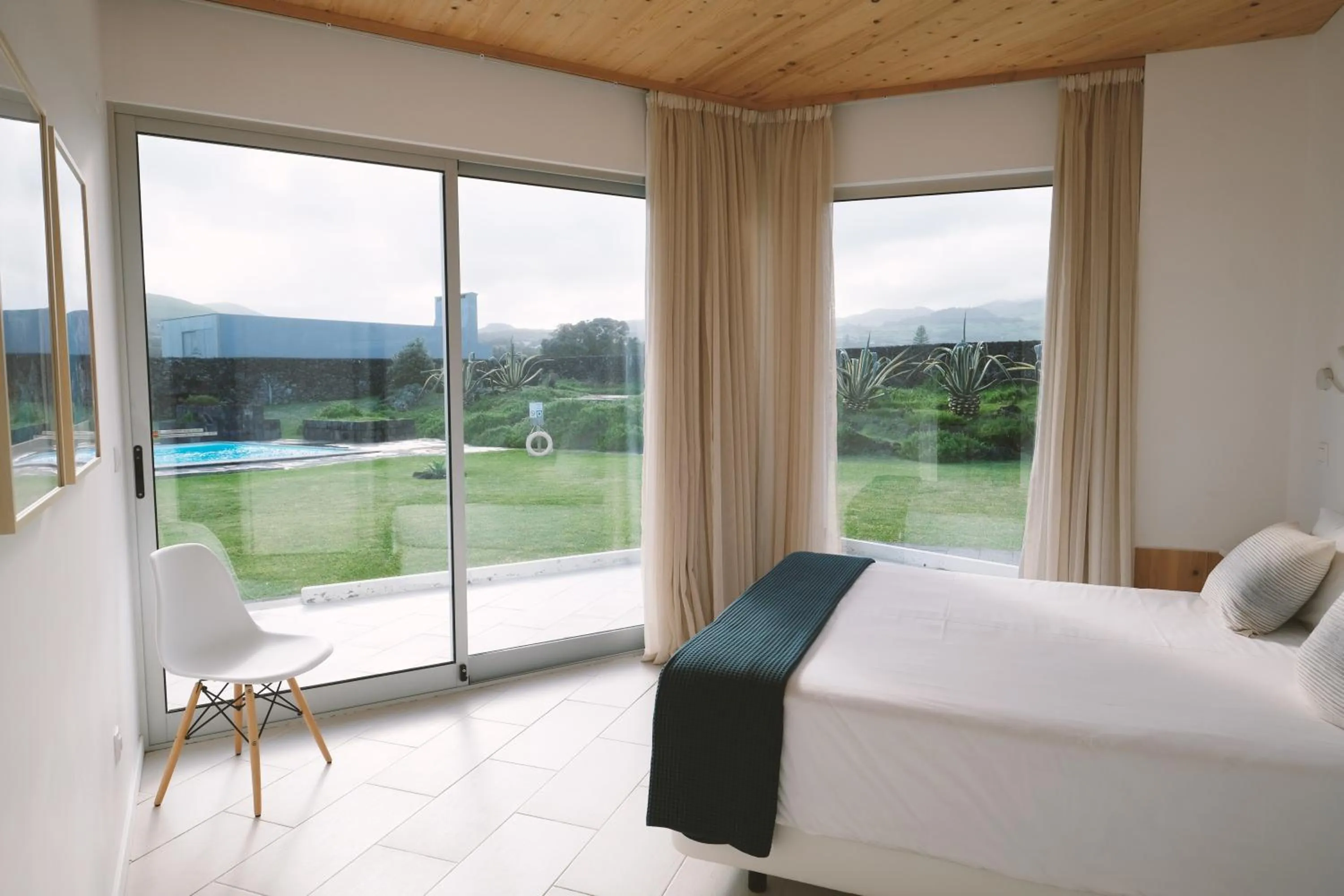 Bedroom, Bed in Sao Vicente Lodge - Atlantic Retreat