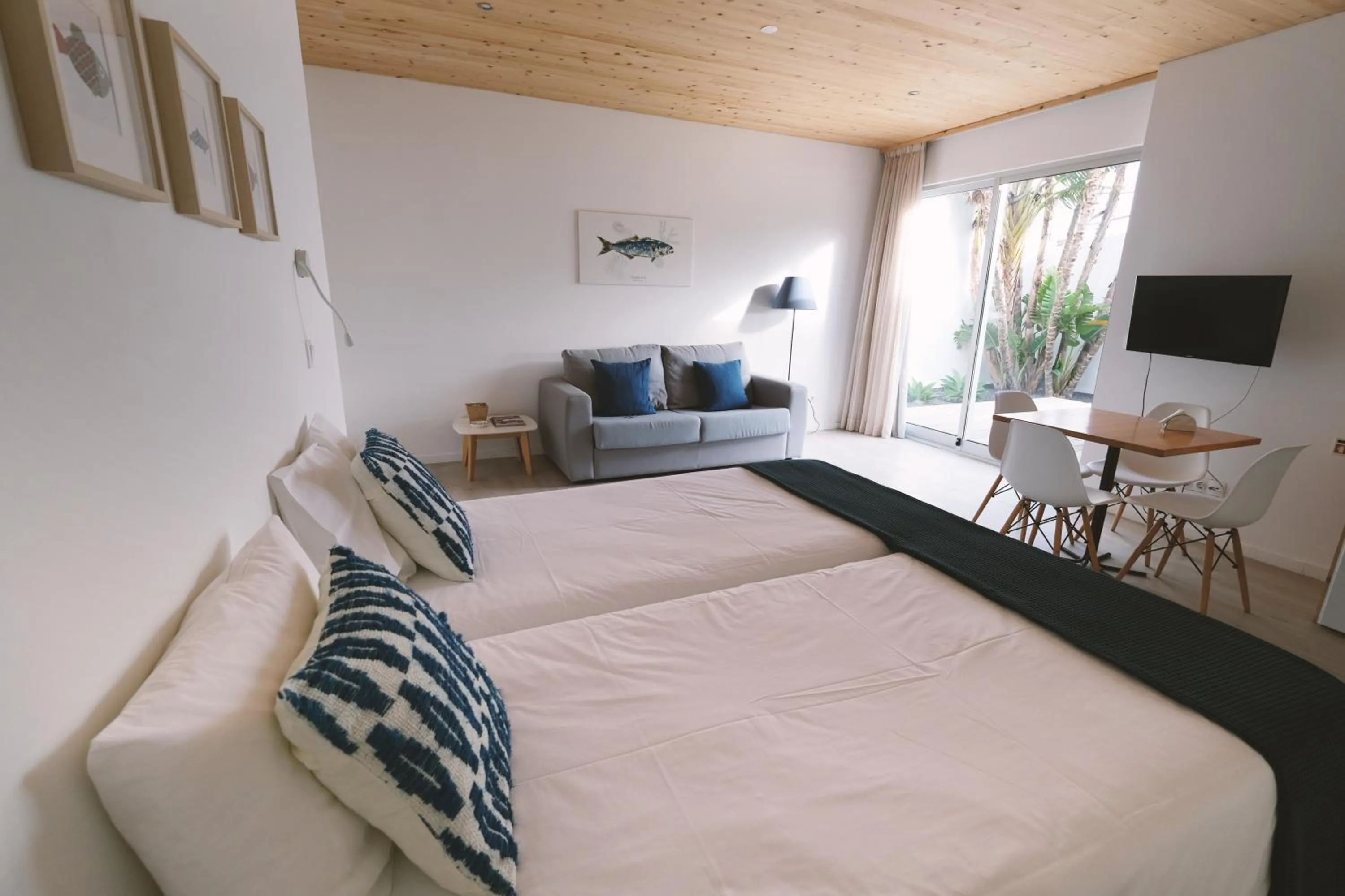 Bed in Sao Vicente Lodge - Atlantic Retreat