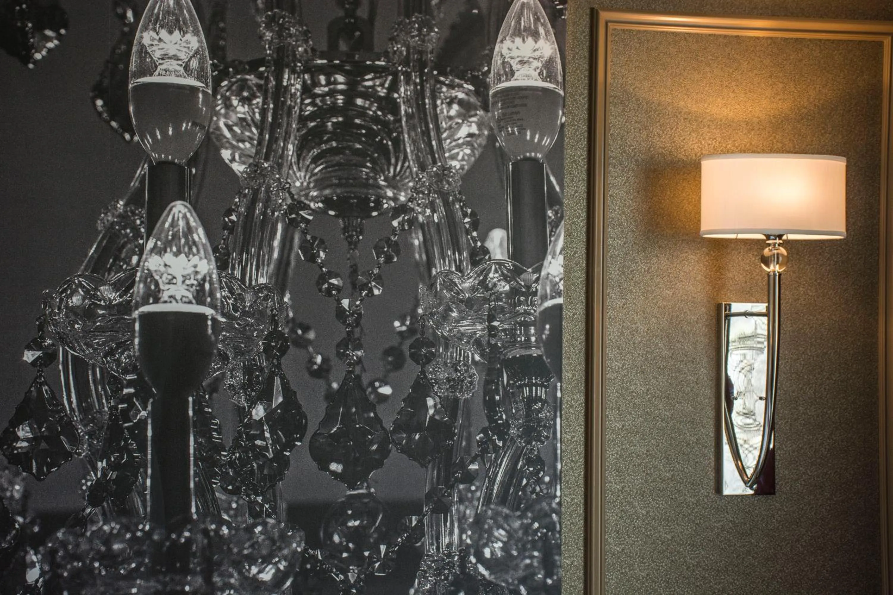 Bed in The Delavan Hotel