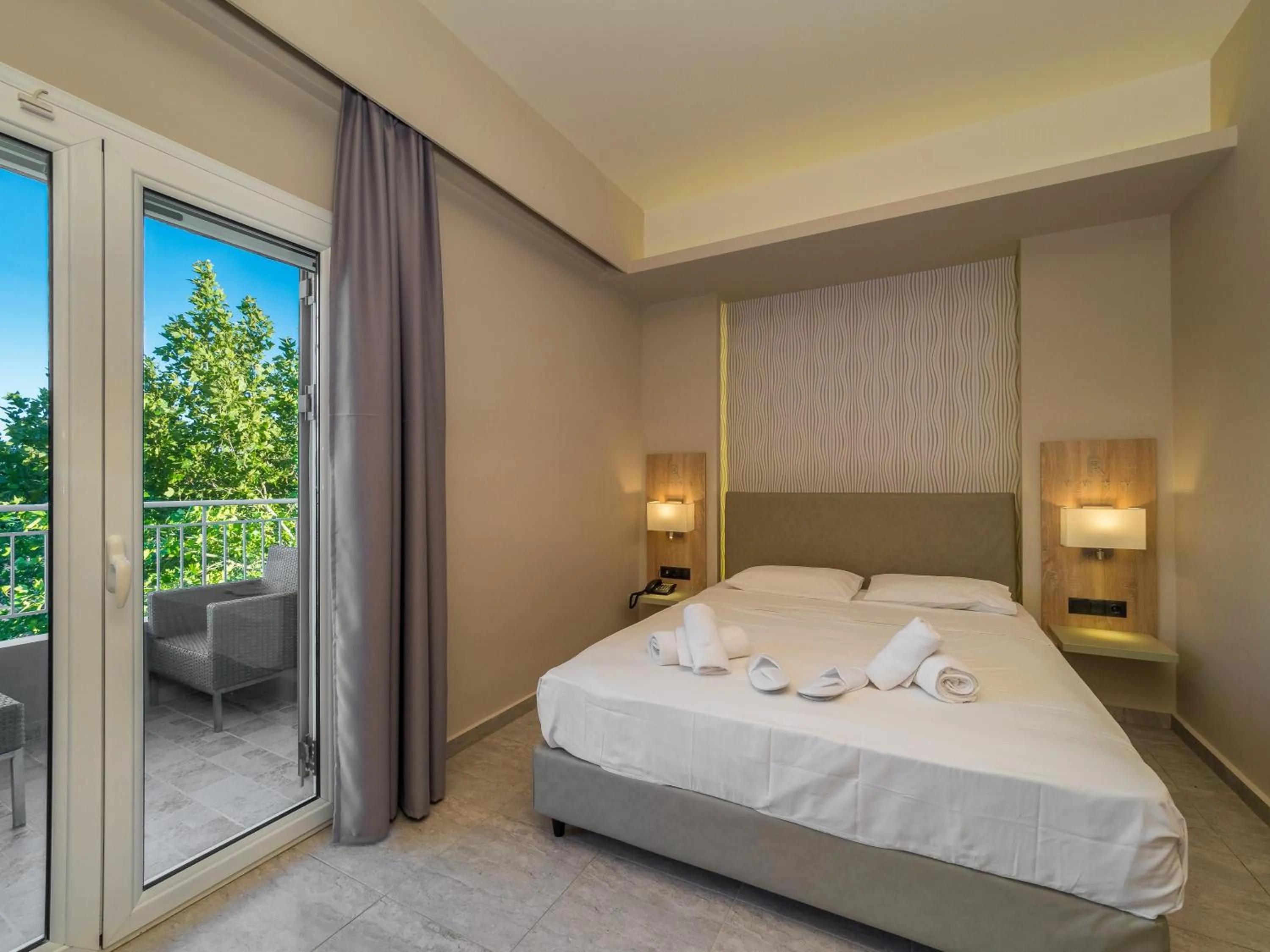 Bed in Paradise Resort