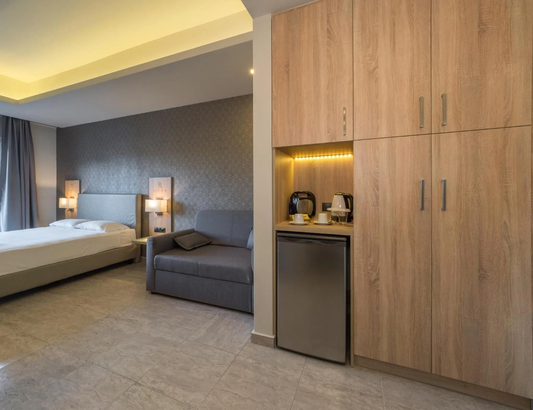 minibar, Bed in Paradise Resort