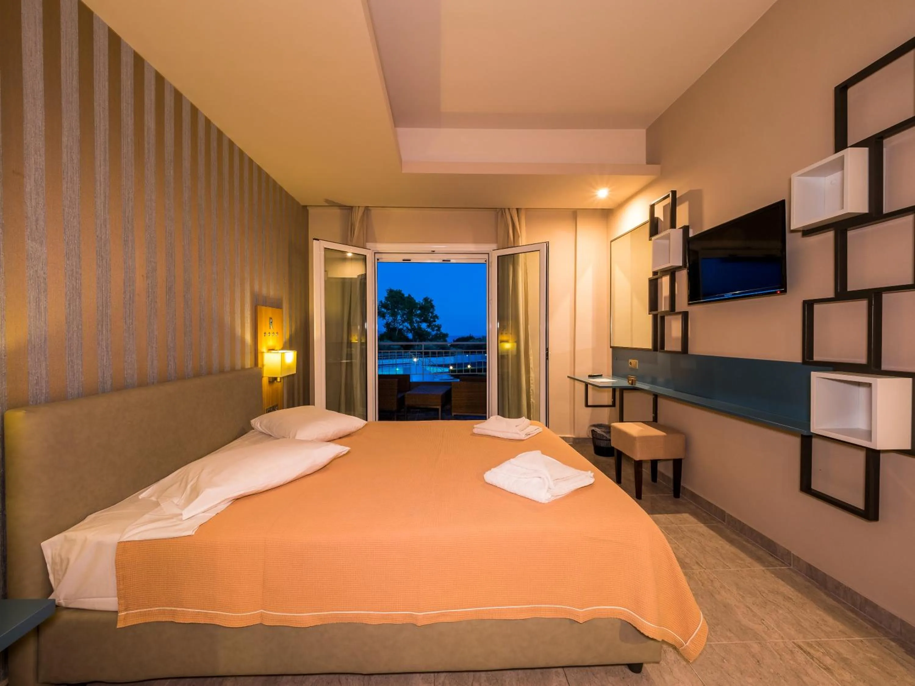 Bed in Paradise Resort