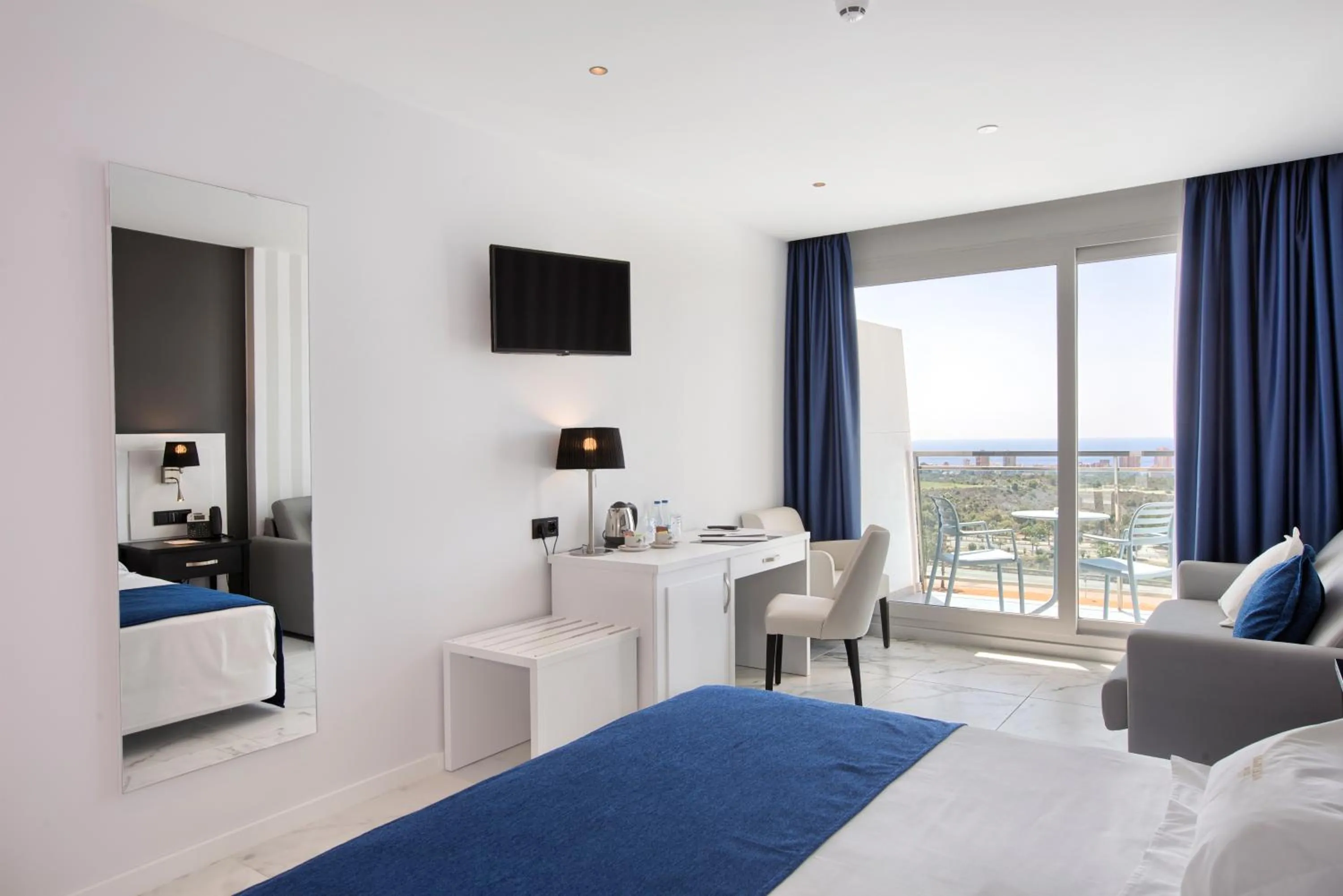 Staff, Bed in Four Points by Sheraton Costa Blanca Resort