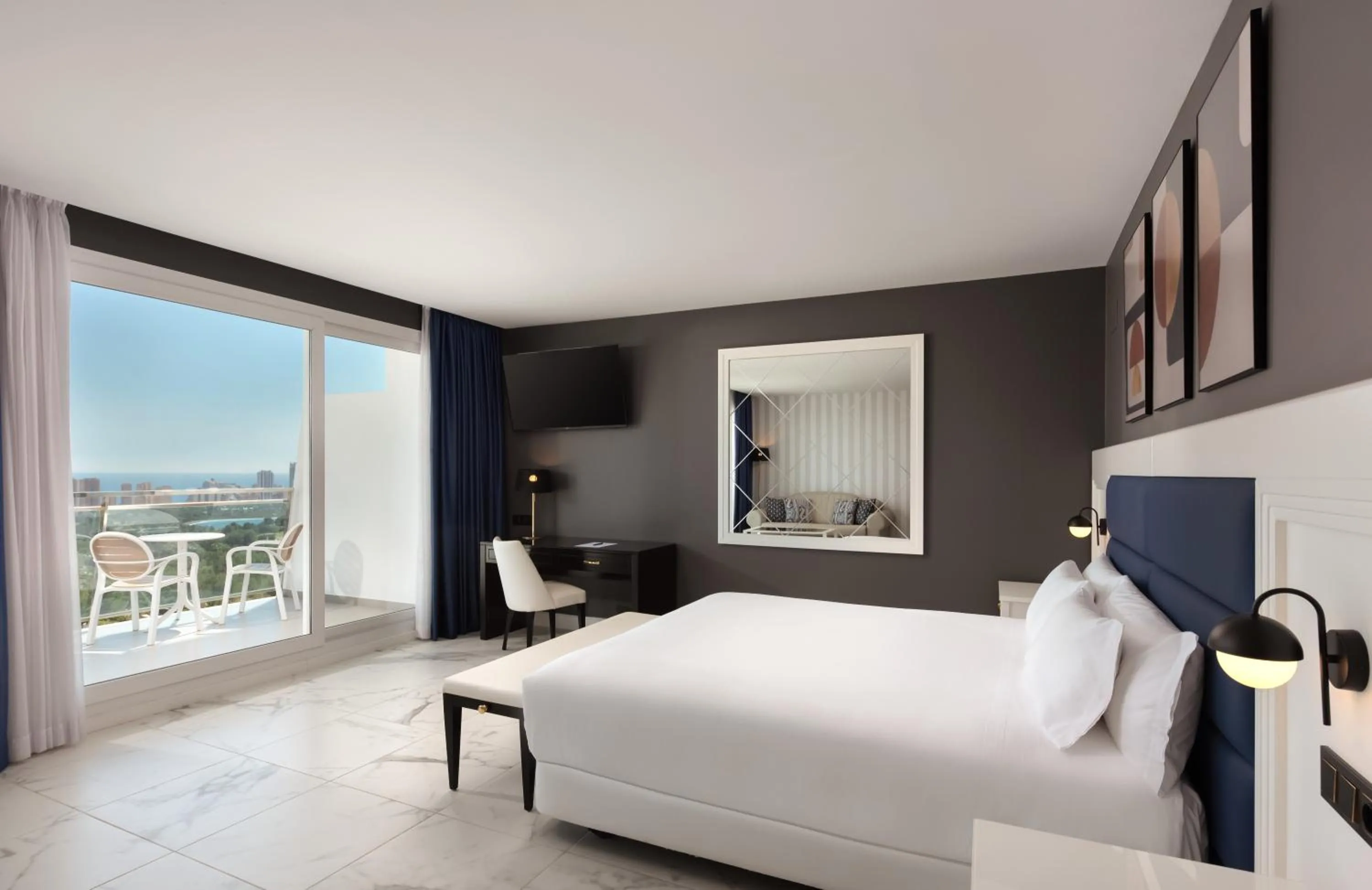 Property building, Bed in Four Points by Sheraton Costa Blanca Resort