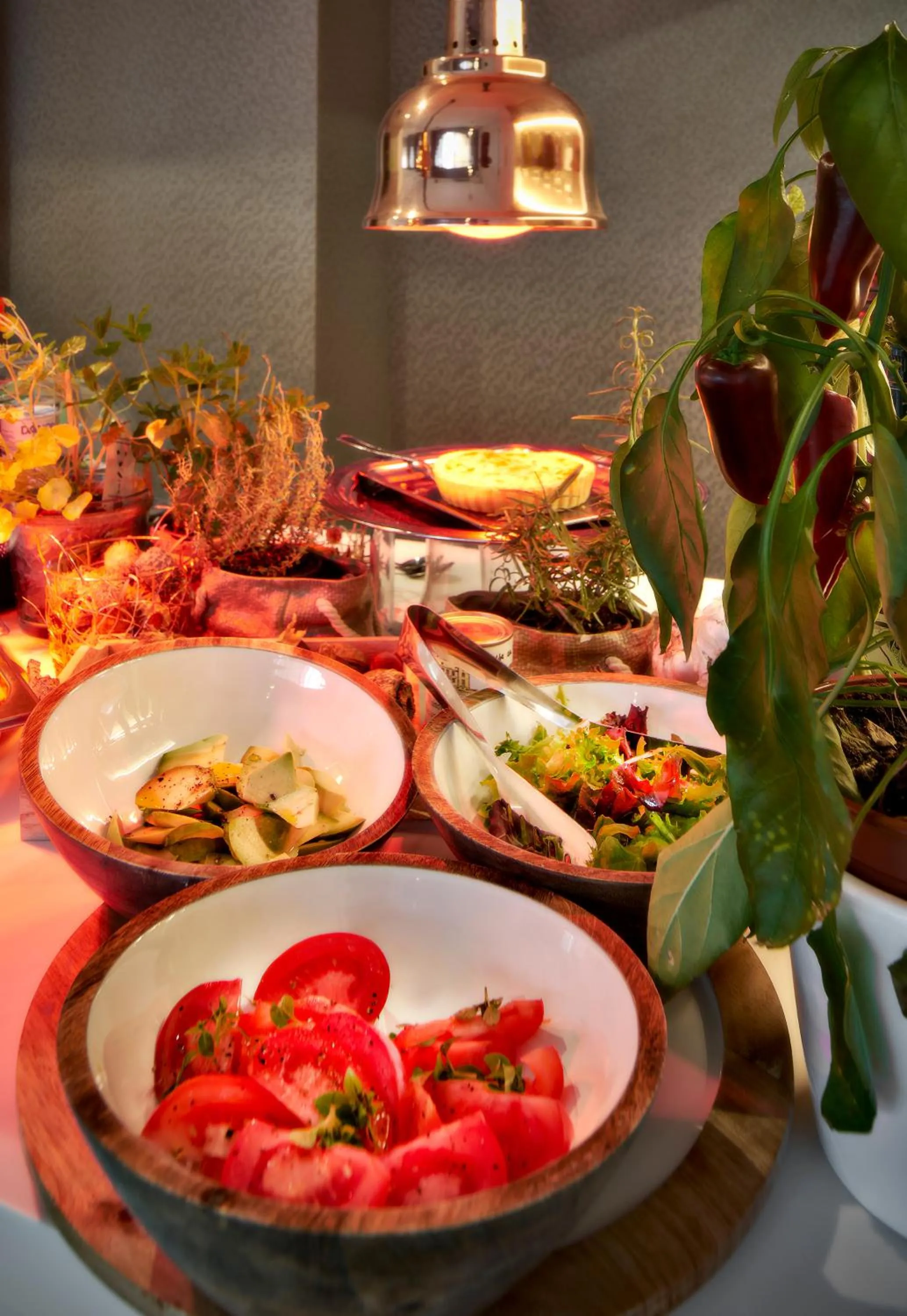 Restaurant/places to eat in ABC Hotel