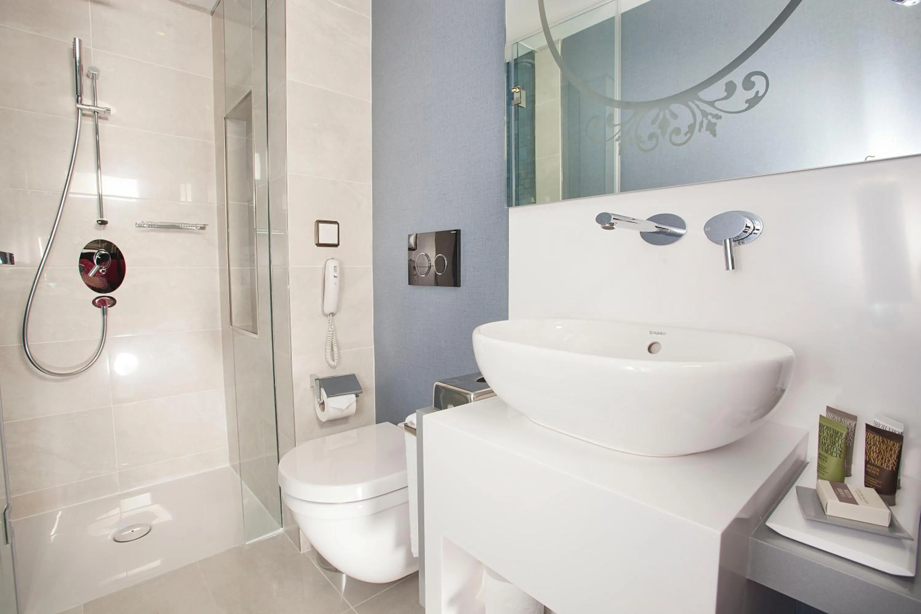 Bathroom in Hotel La Villa