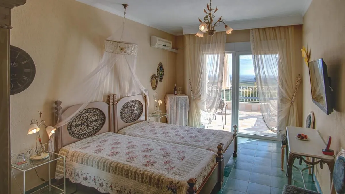 Double Room with Sea View in Hotel Villa Sevasti