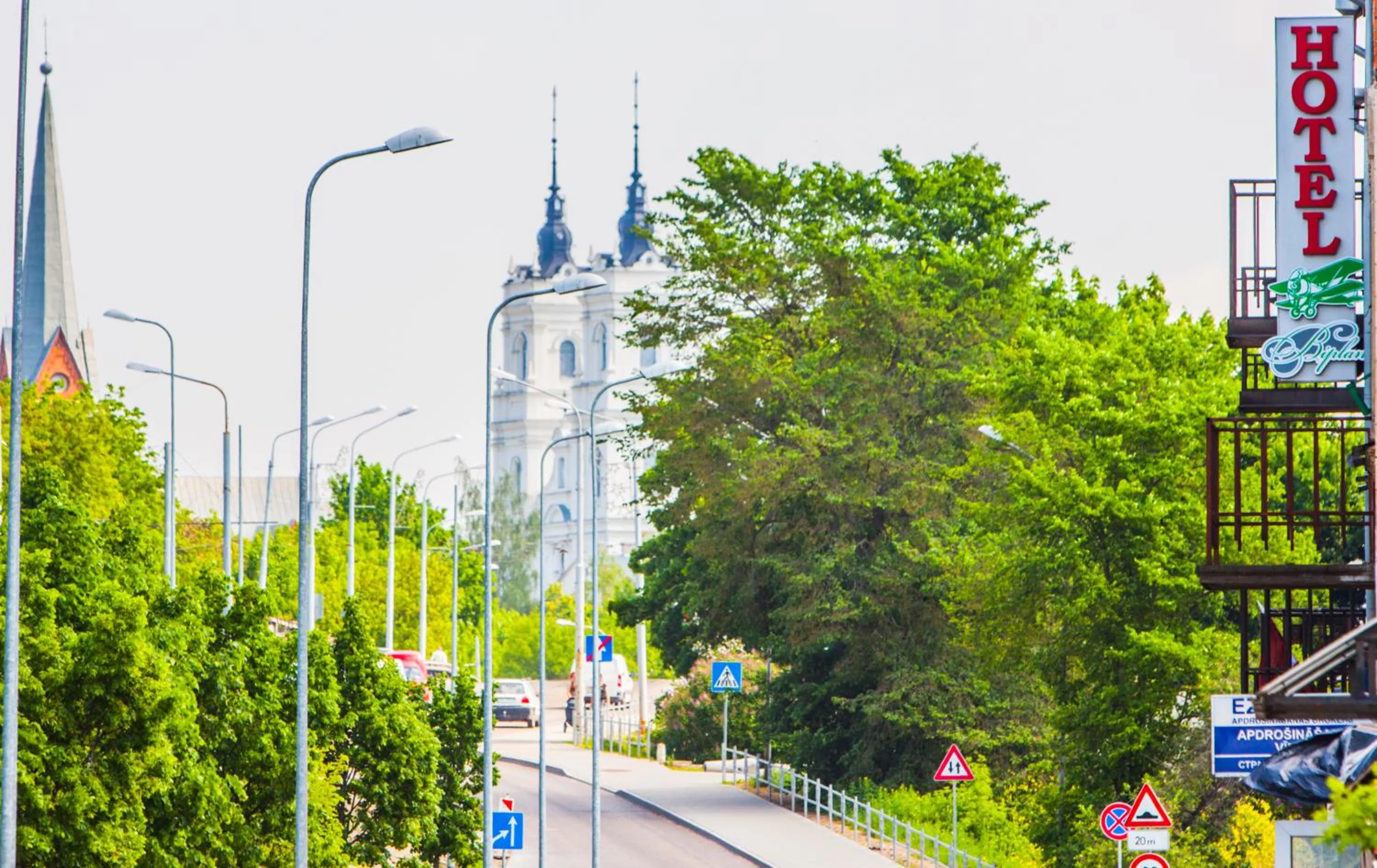 Area and facilities in Biplan Hotel