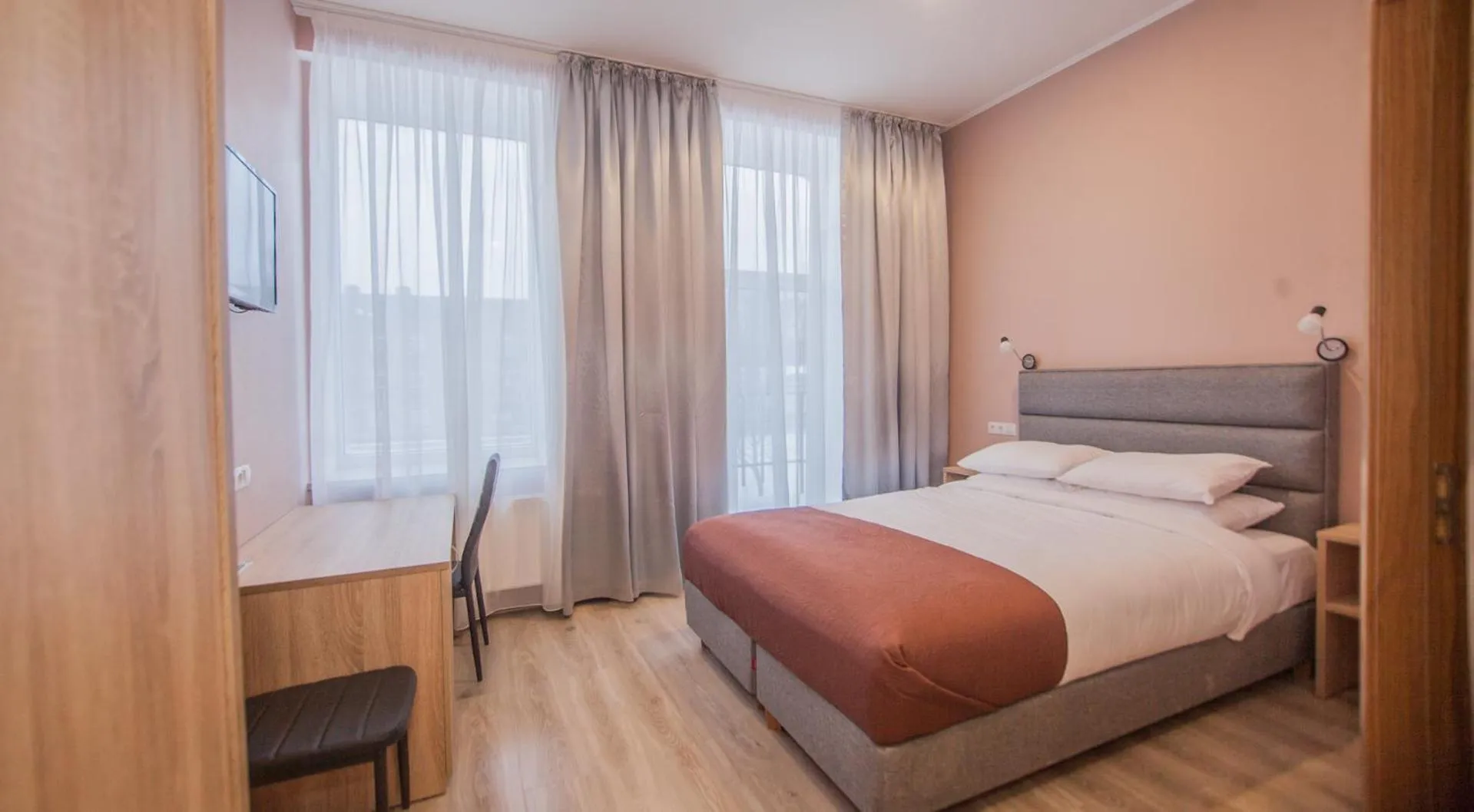 Photo of the whole room, Bed in Biplan Hotel