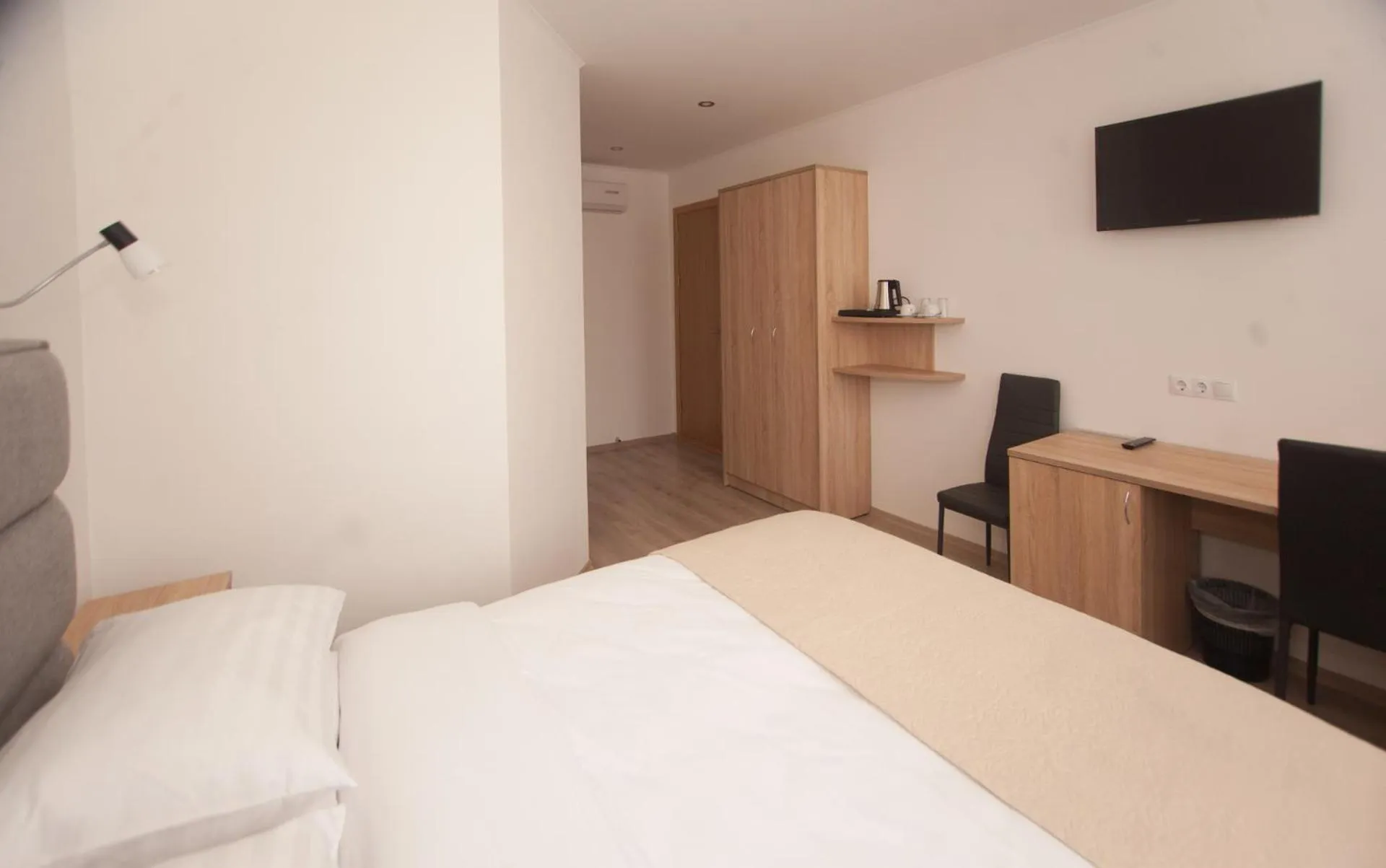 TV and multimedia, Bed in Biplan Hotel