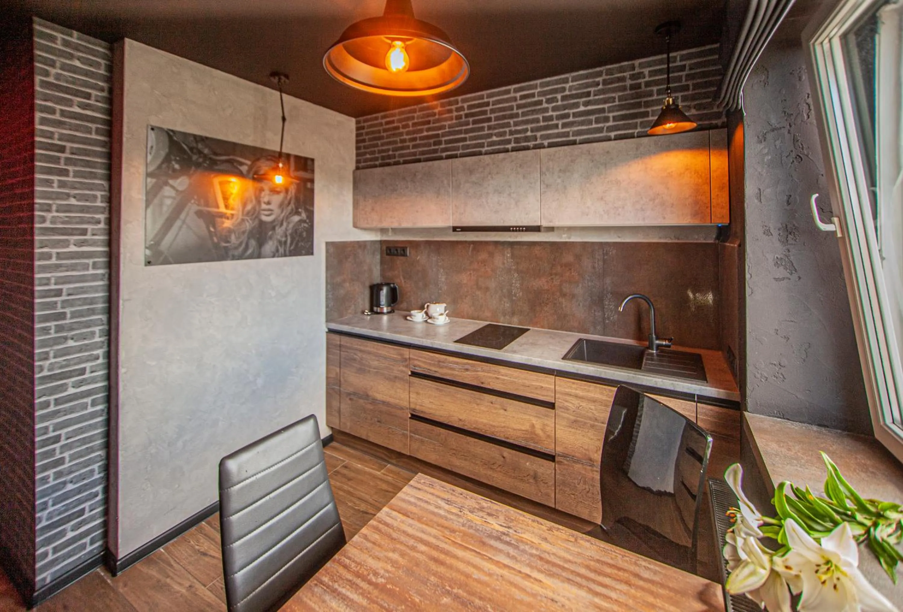 Kitchen or kitchenette in Biplan Hotel