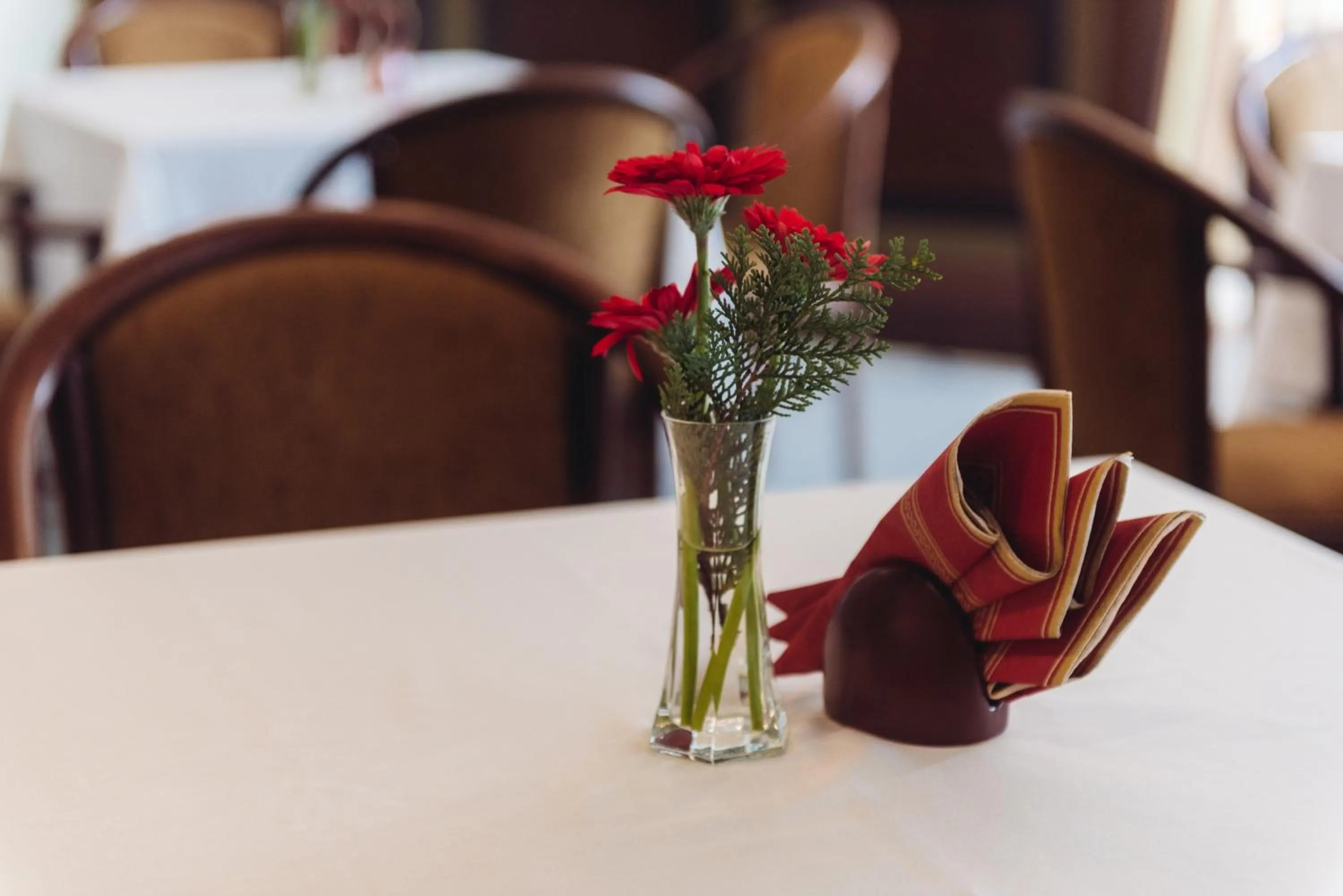 Restaurant/places to eat in Biplan Hotel