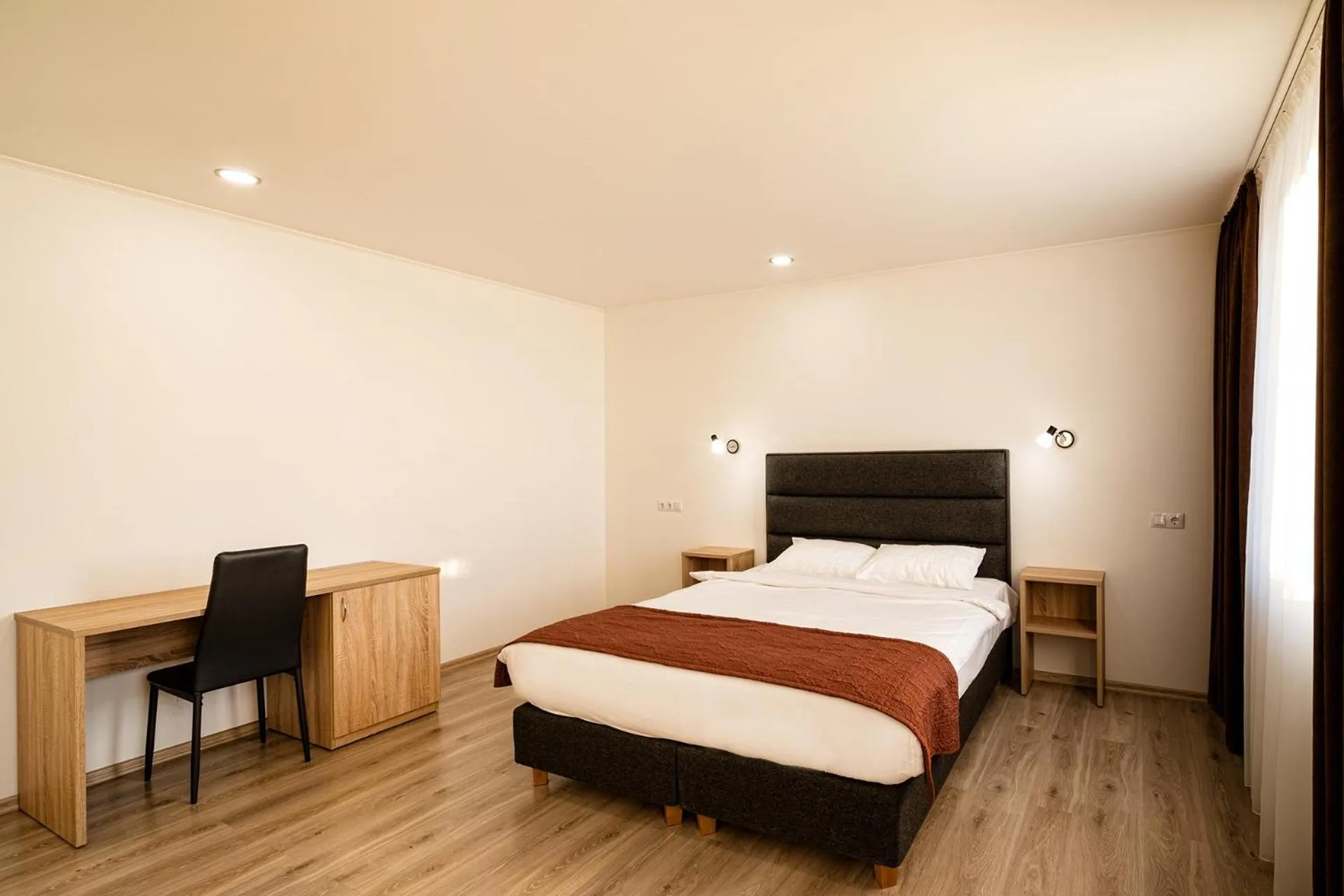 Photo of the whole room, Bed in Biplan Hotel