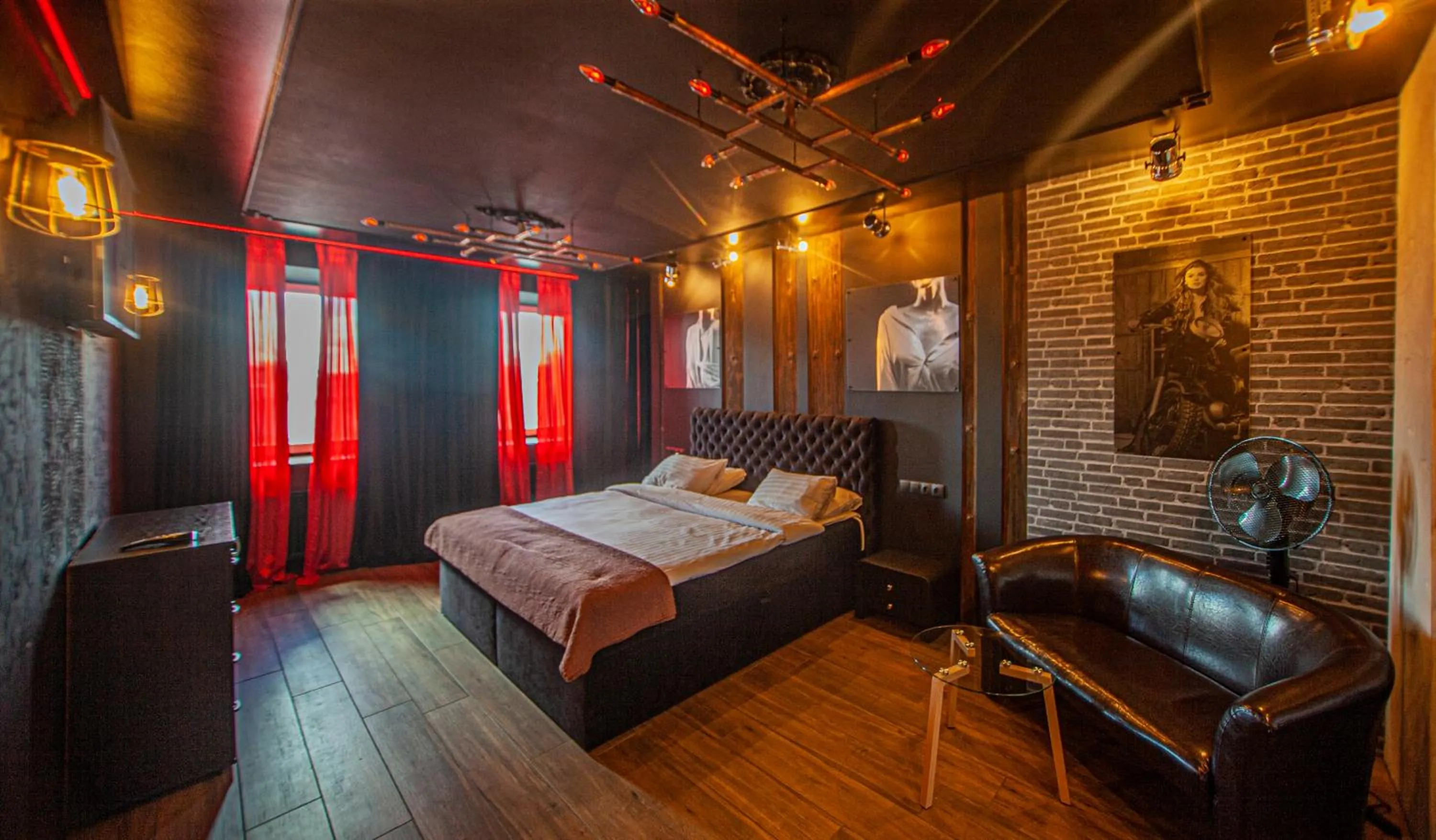 Photo of the whole room, Bed in Biplan Hotel