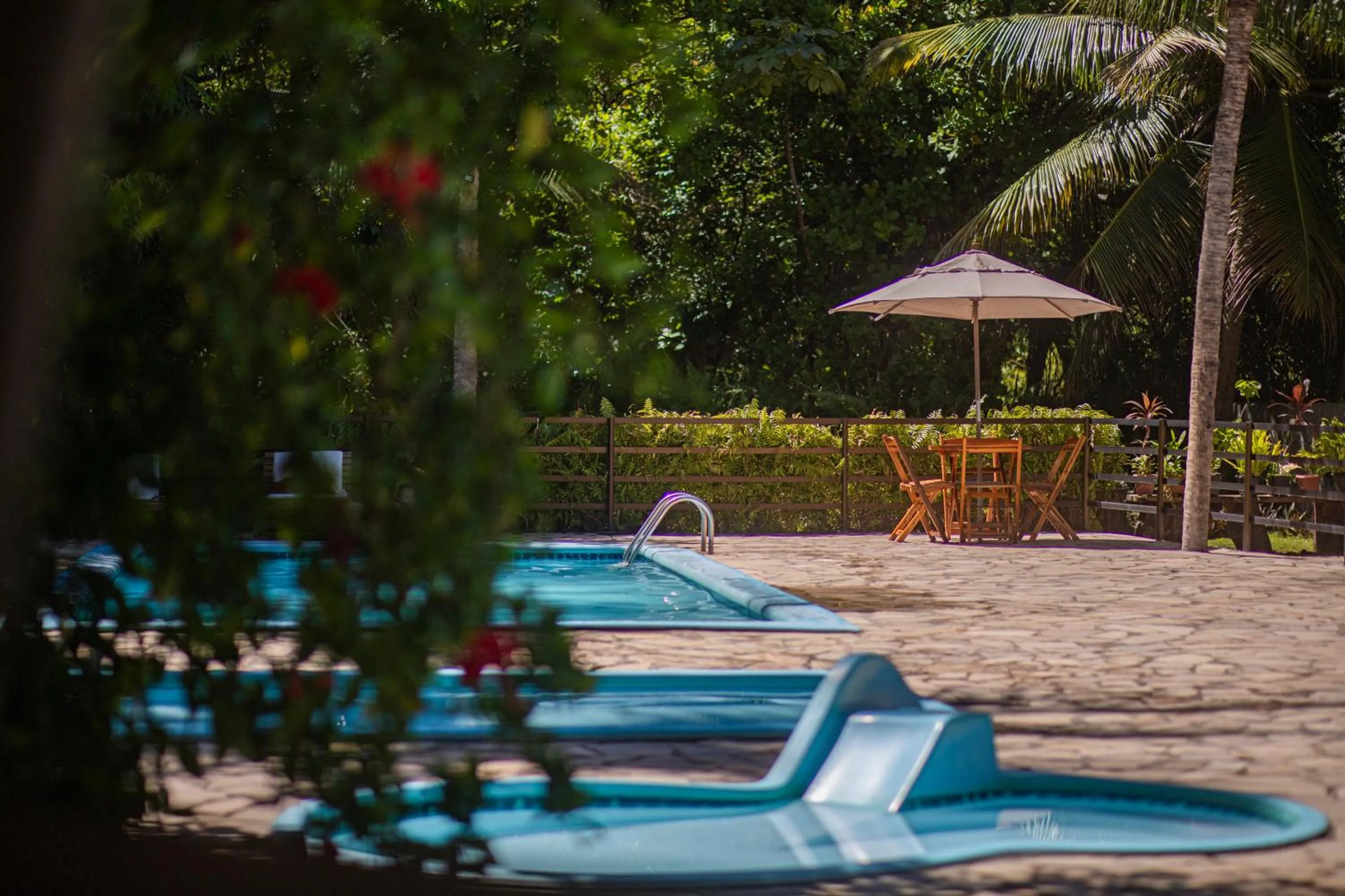 Swimming pool in Pousada Ponta de Mangue