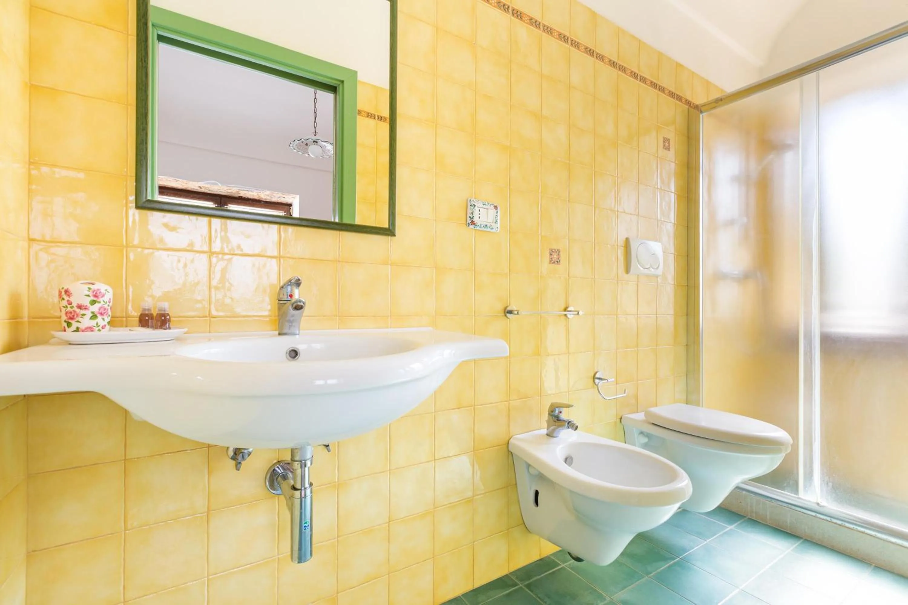 Shower in Casale de li Canti