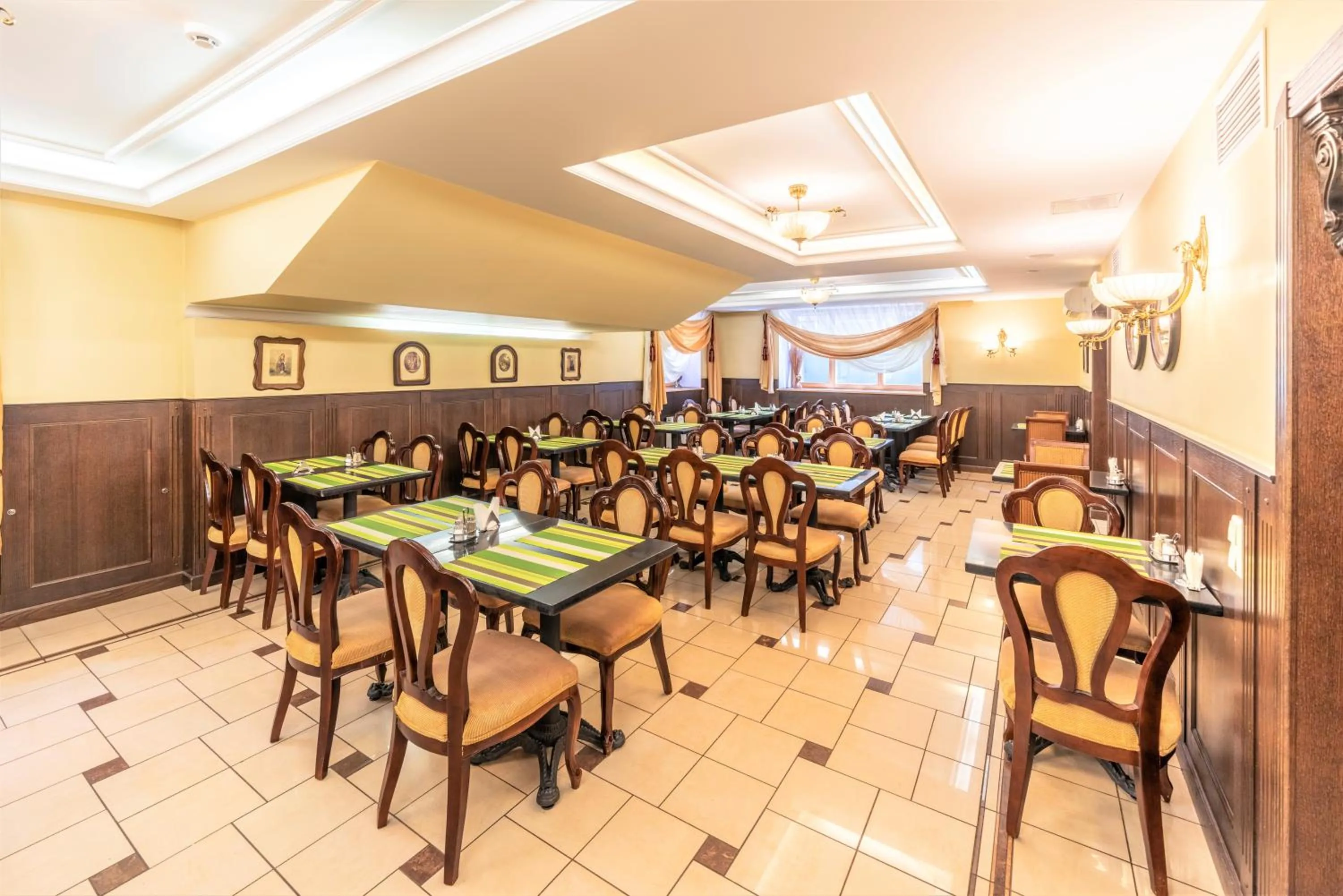 Restaurant/places to eat in Rixwell Old Riga Palace Hotel