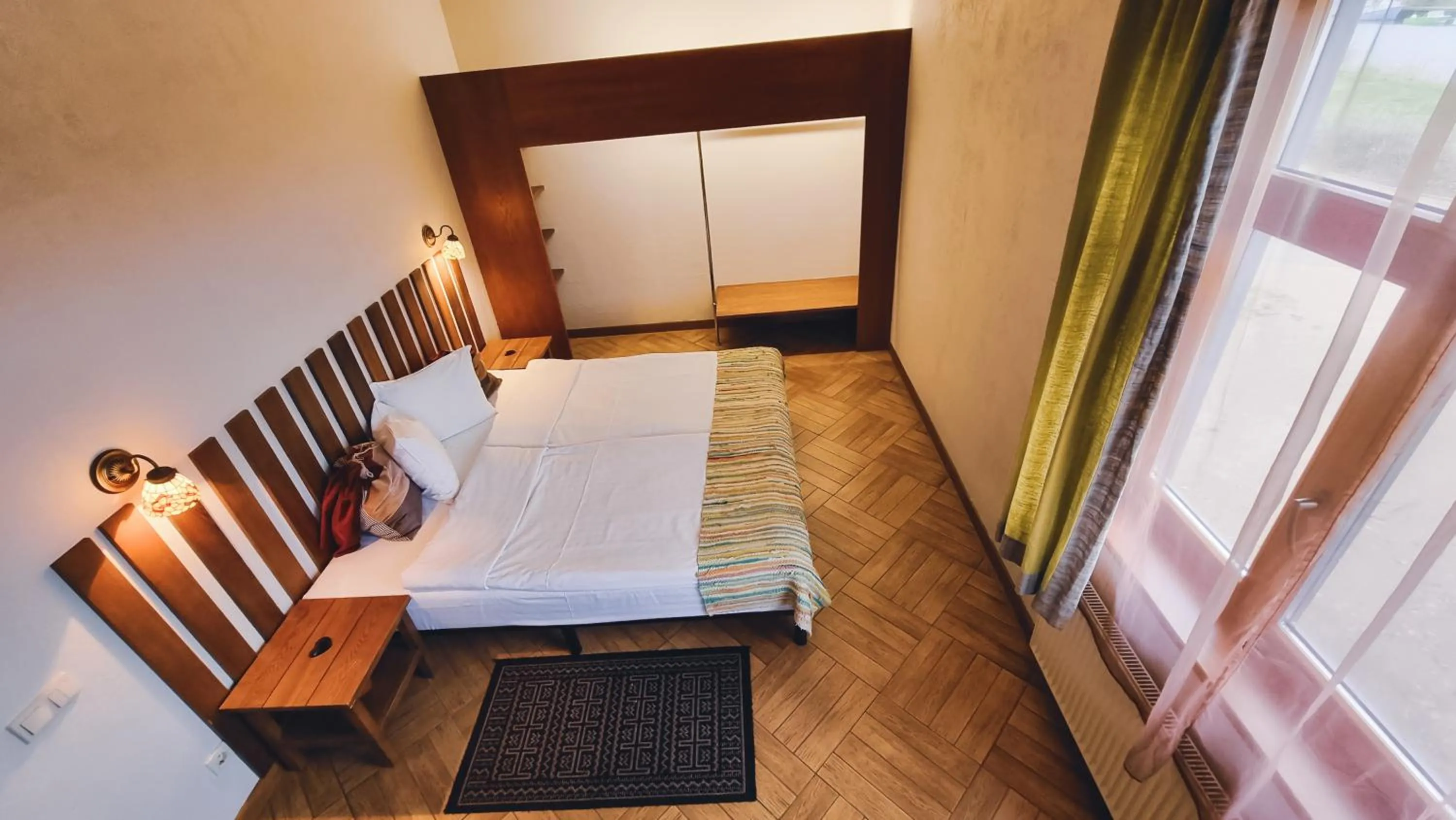 Bed in Kapteinu Osta