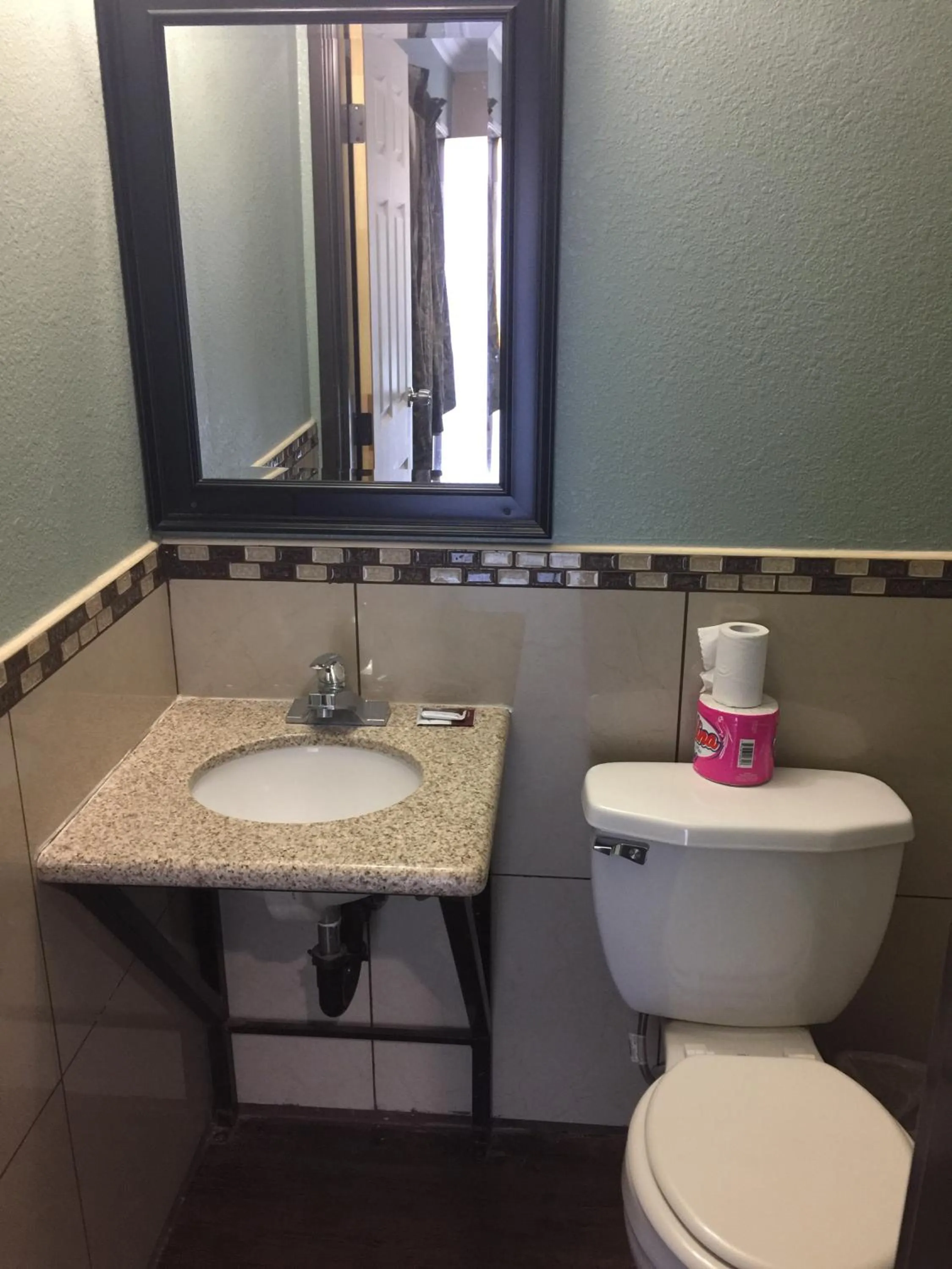 Toilet in Park Motel