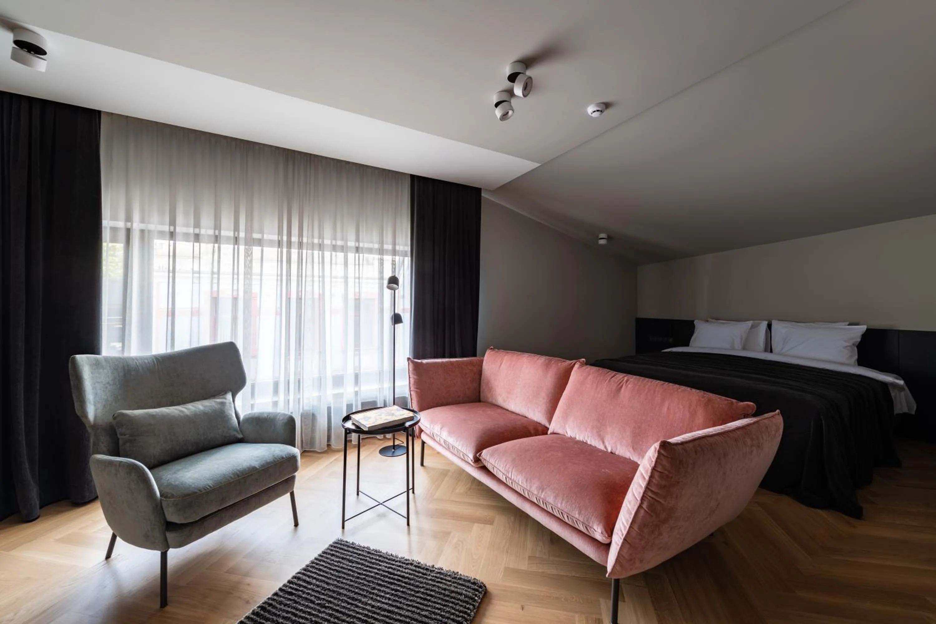 Bed in Maestro Design Hotel