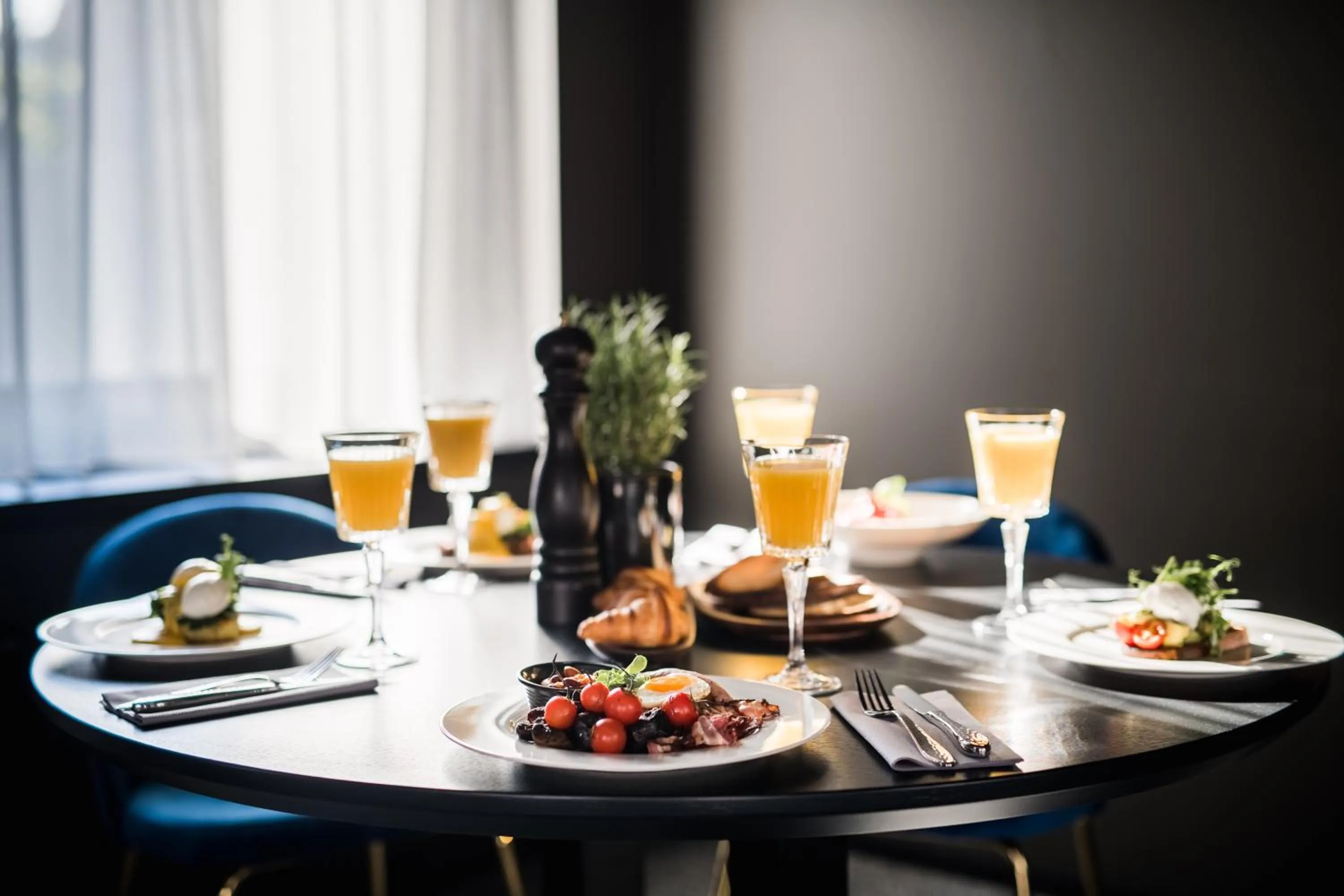 Restaurant/places to eat in Maestro Design Hotel