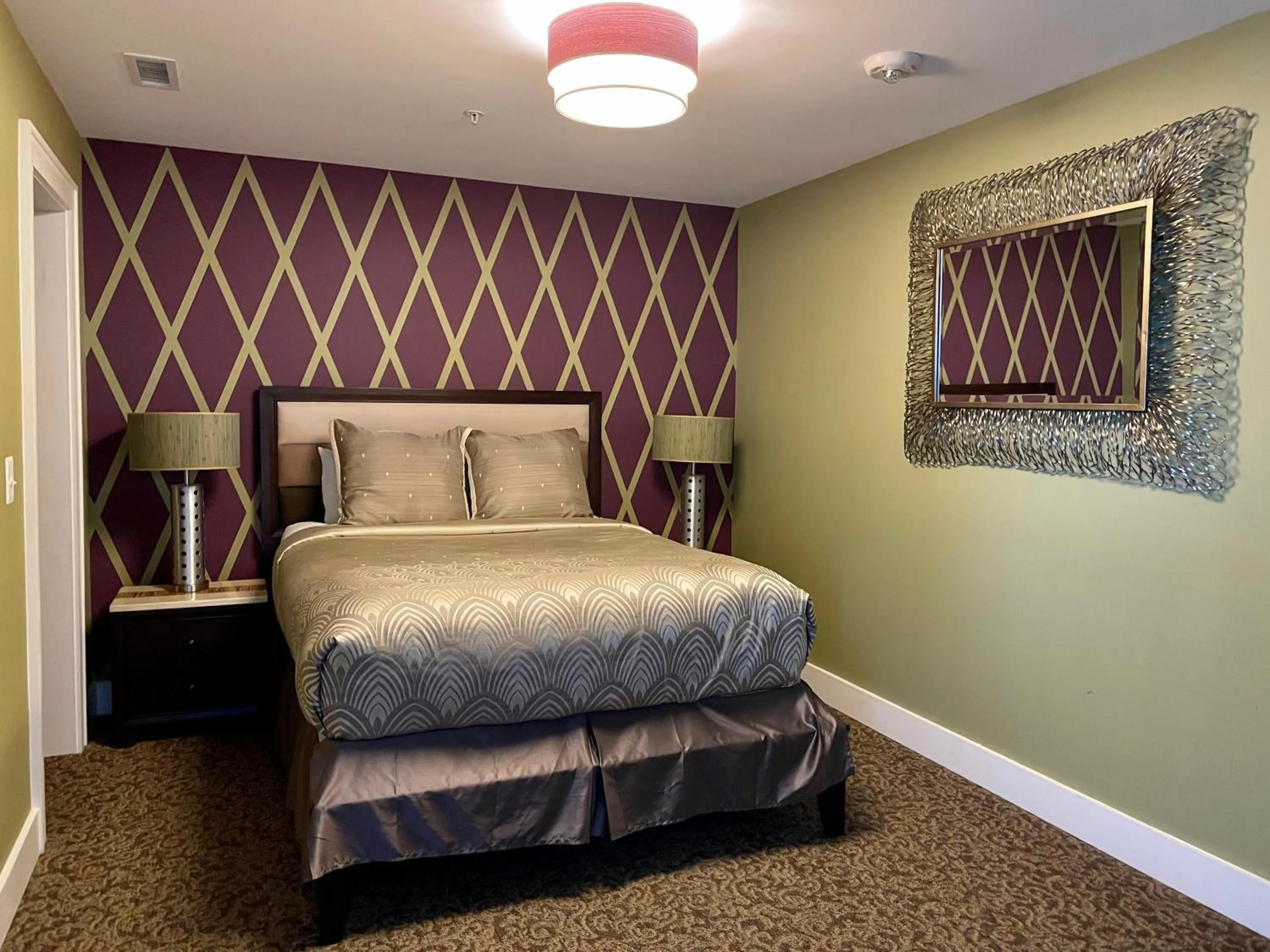 Bedroom, Bed in Culpeper Center Suites