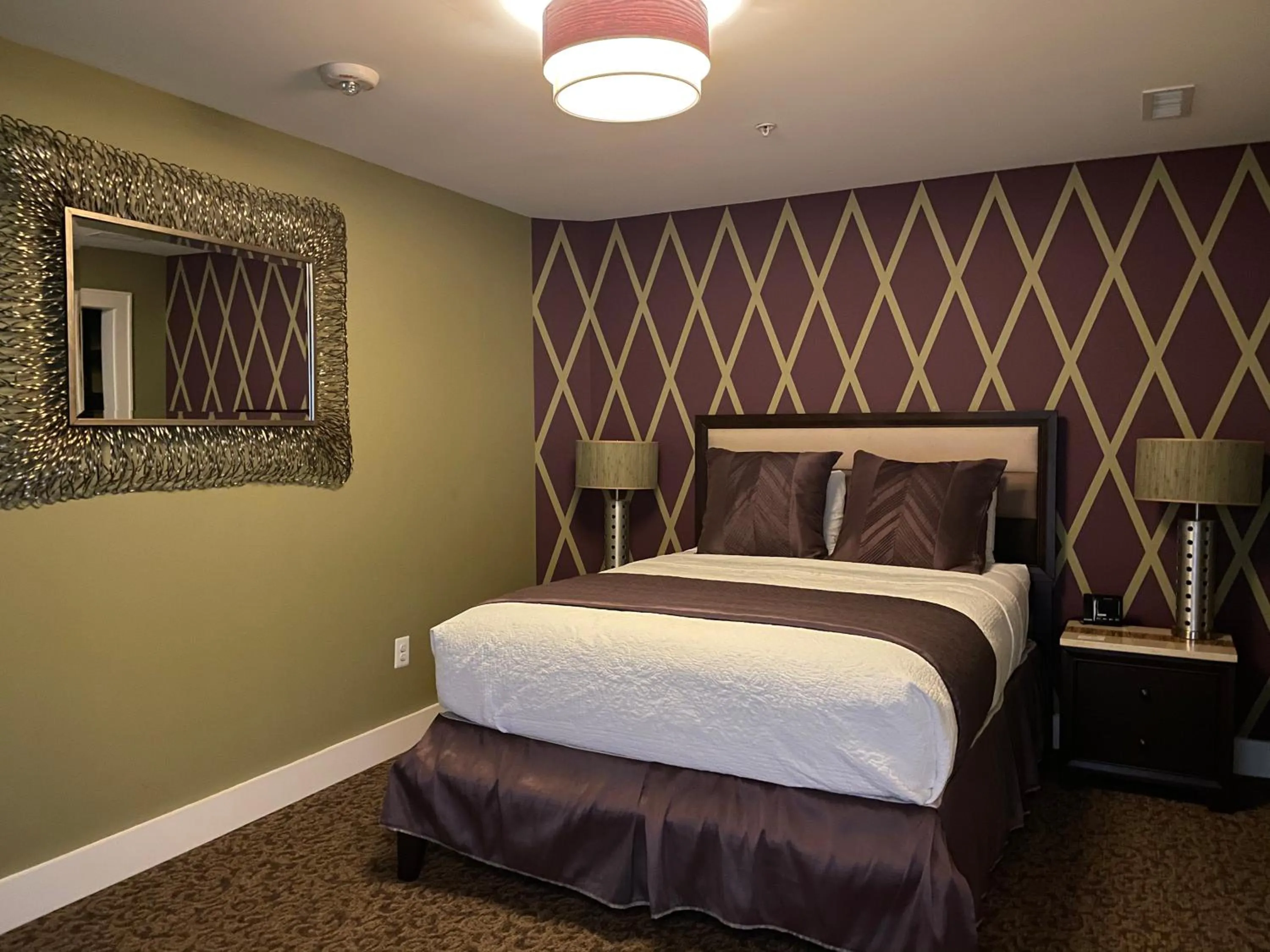 Bedroom, Bed in Culpeper Center Suites
