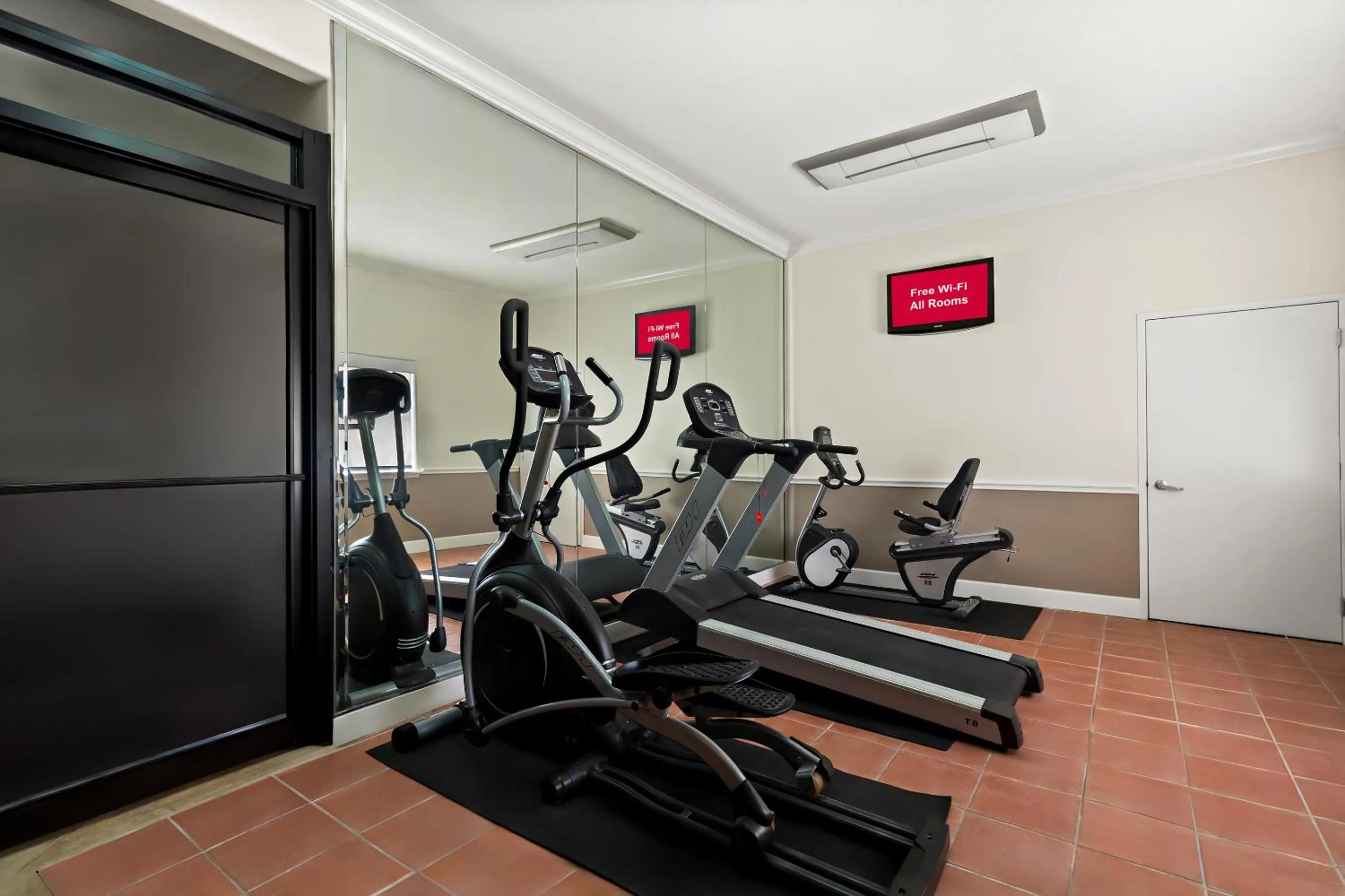 Fitness centre/facilities in Red Roof Inn Stafford, TX