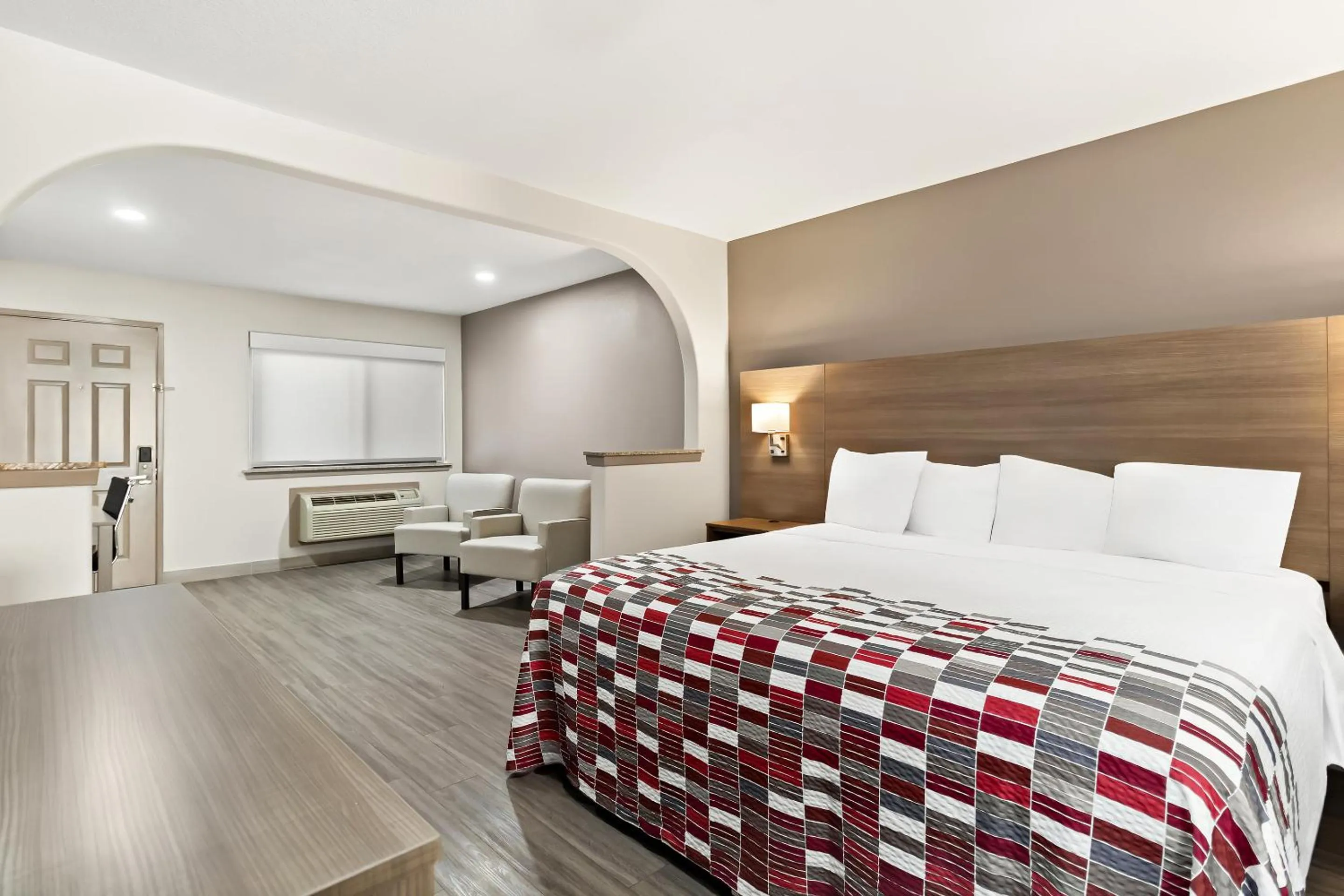 Bedroom, Bed in Red Roof Inn Stafford, TX