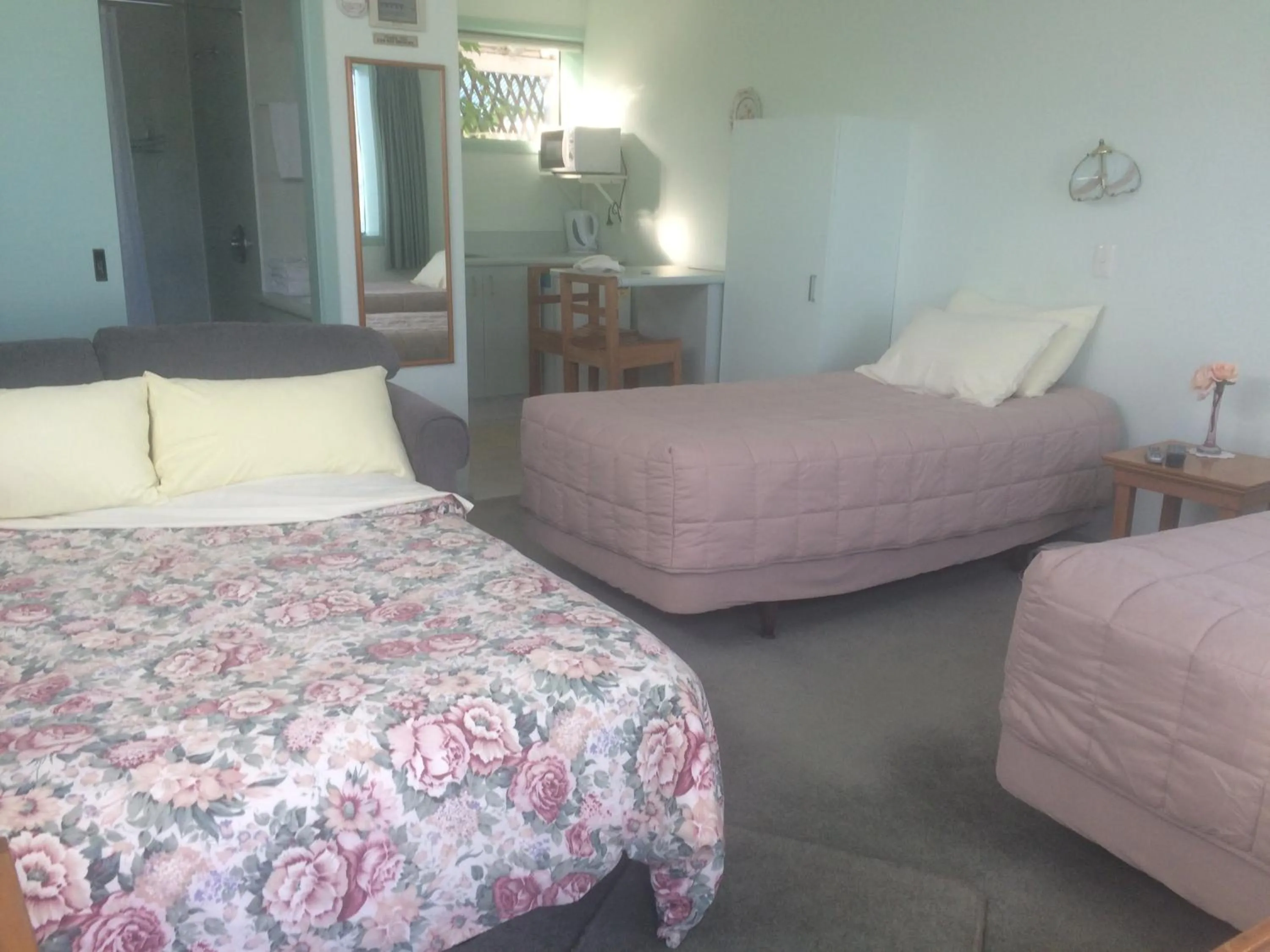 Bed in Owaka Lodge Motel