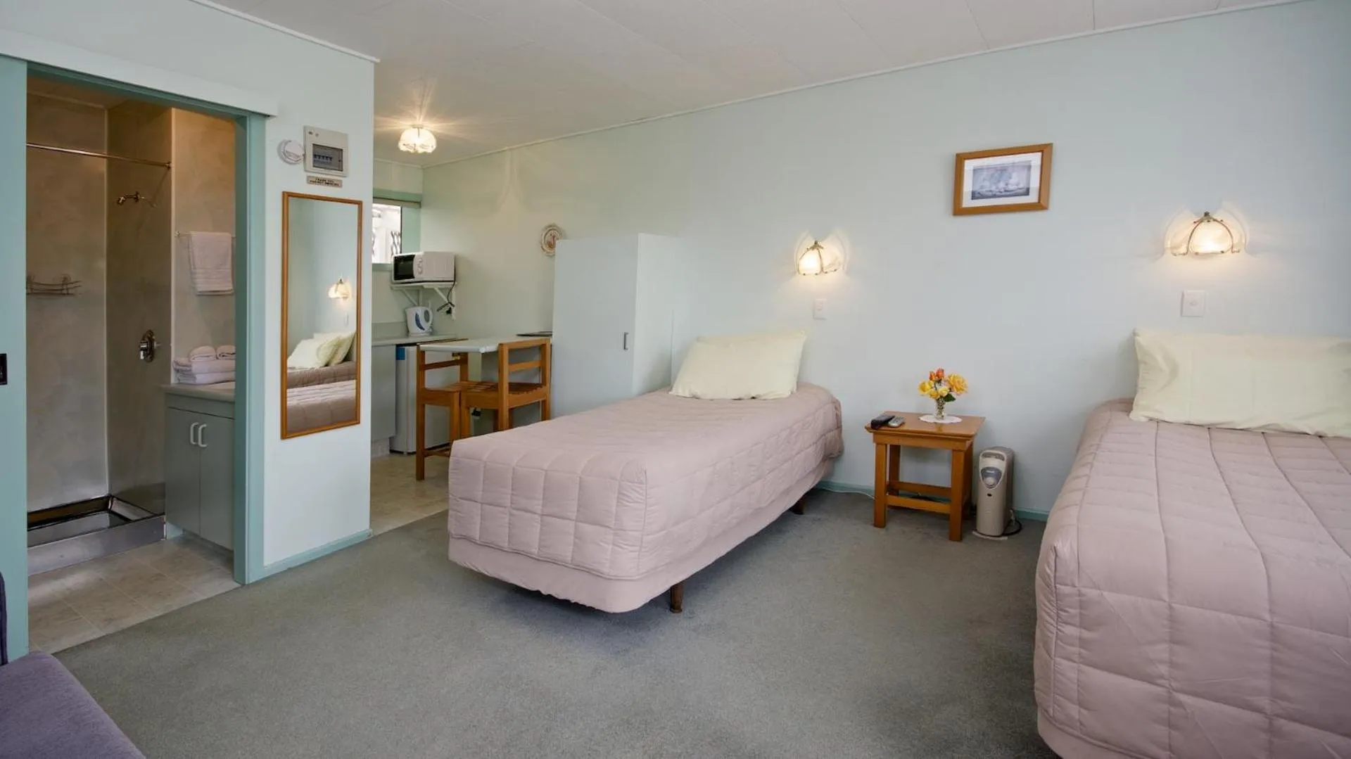 Bed in Owaka Lodge Motel