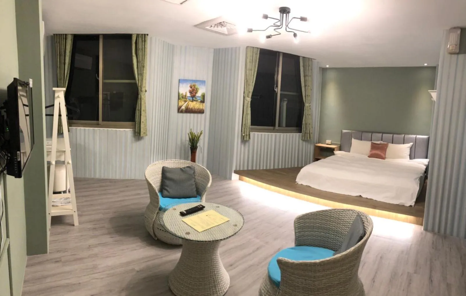 bunk bed, Bed in Sun Moon Lake Loft Inn