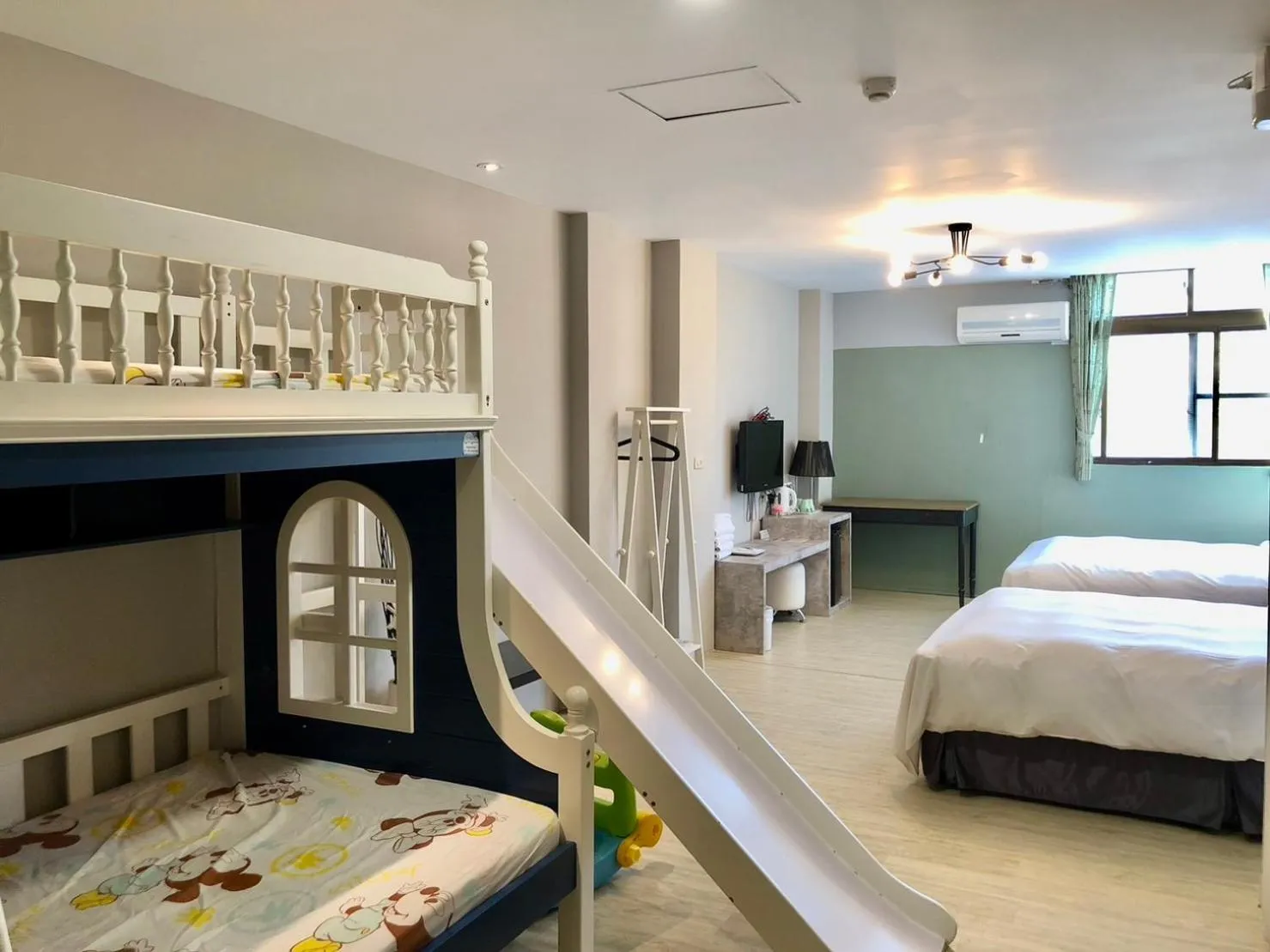 Bed in Sun Moon Lake Loft Inn