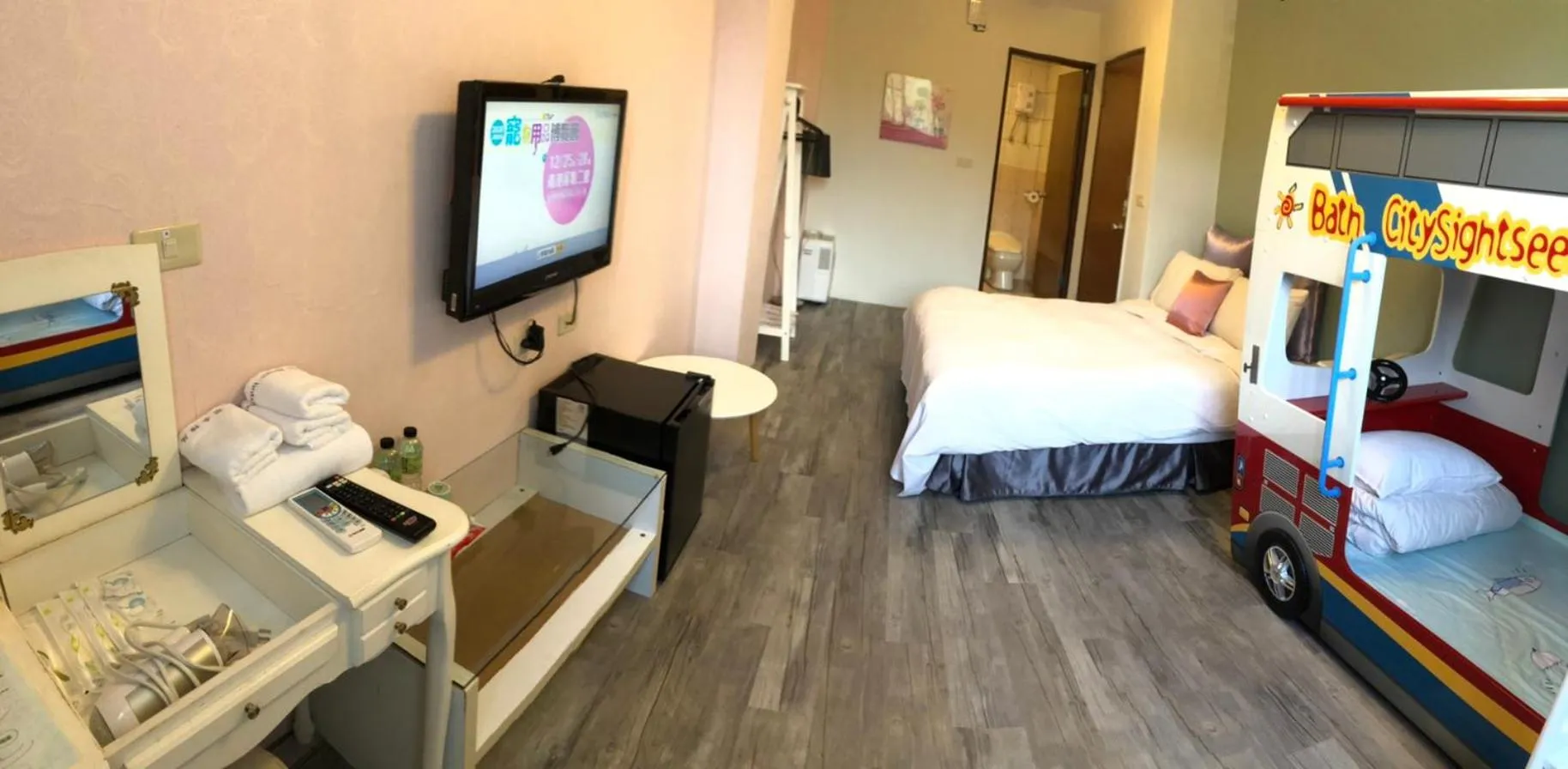 Bed in Sun Moon Lake Loft Inn