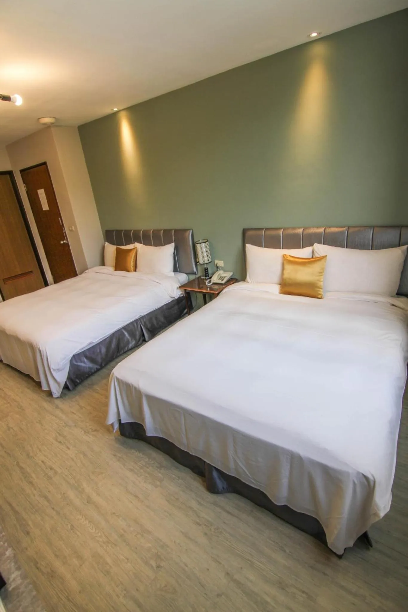 Photo of the whole room, Bed in Sun Moon Lake Loft Inn