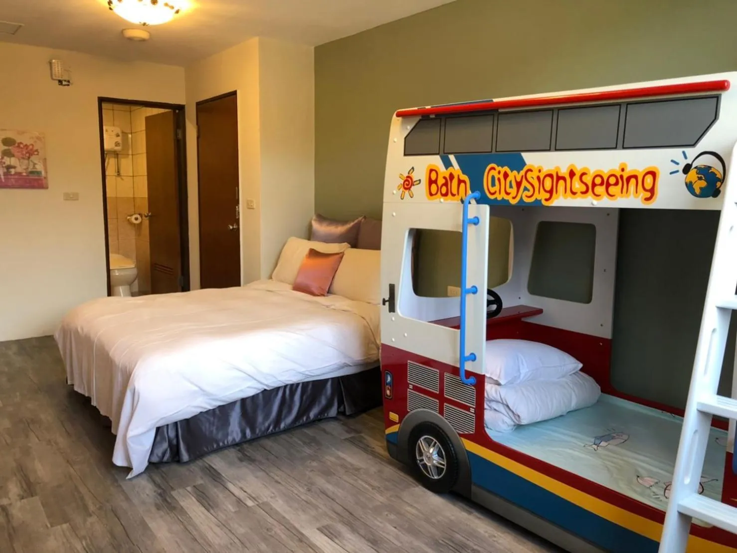 Bed in Sun Moon Lake Loft Inn